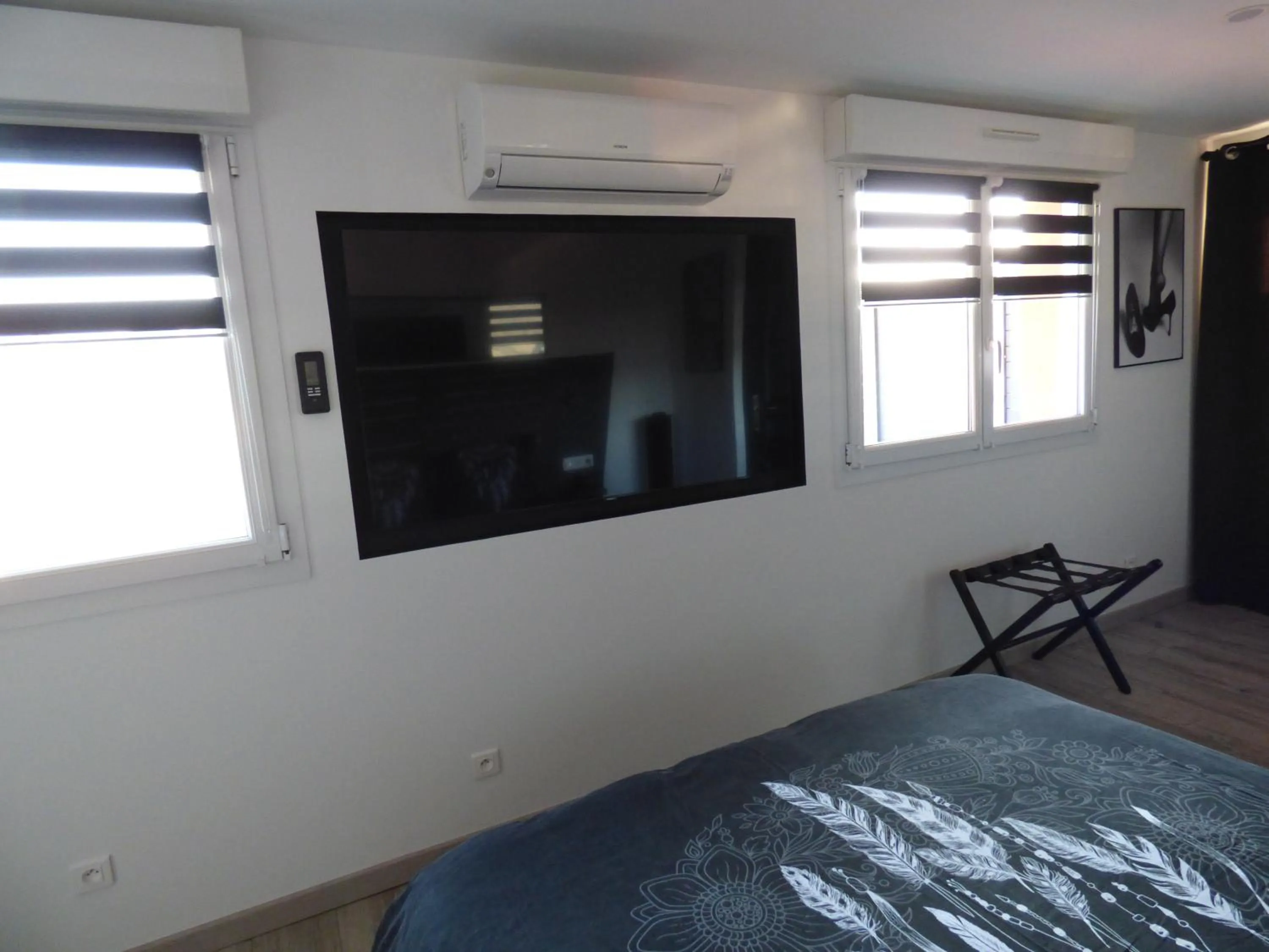 Bedroom, Bed in La Colline aux Yeux Doubs