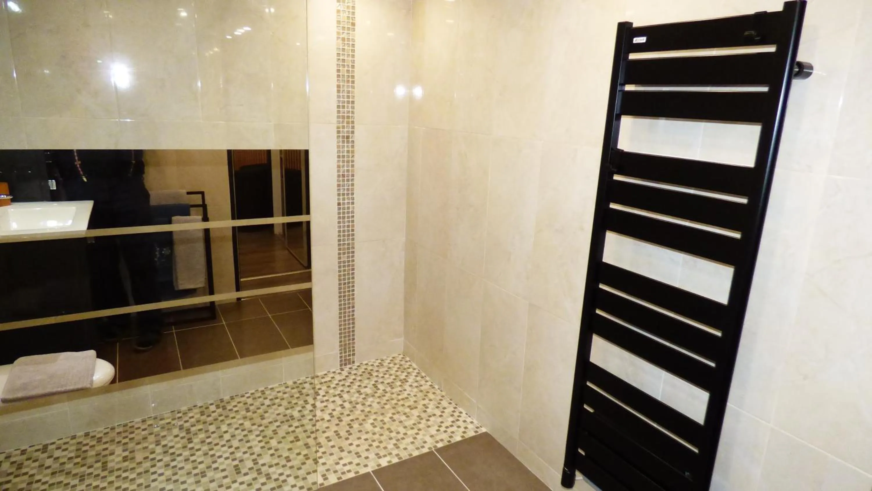 Bathroom in La Colline aux Yeux Doubs