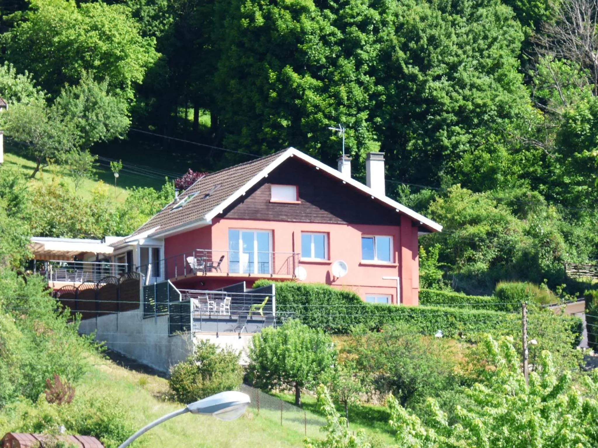 Property building in La Colline aux Yeux Doubs