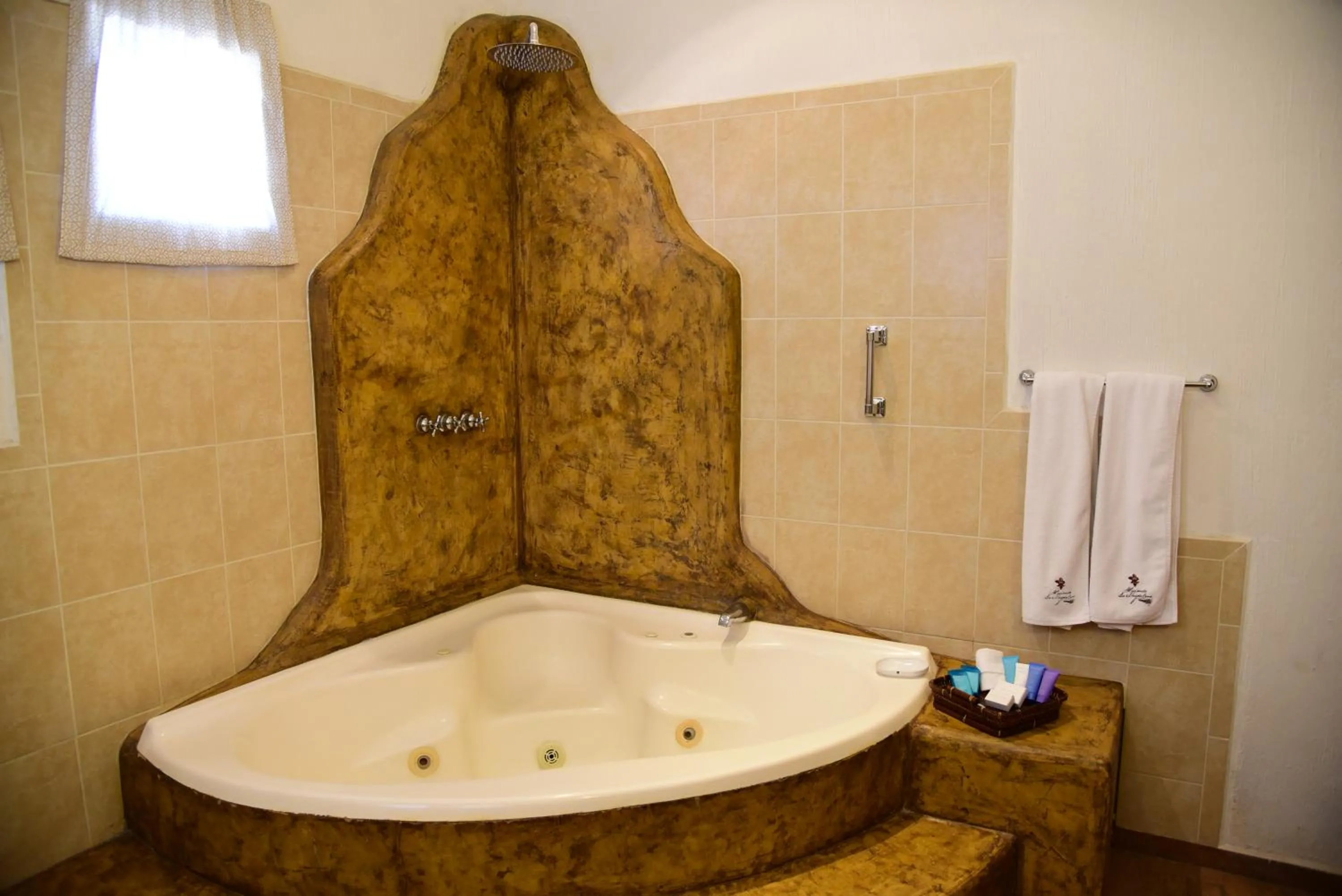 Shower in Hacienda La Magdalena