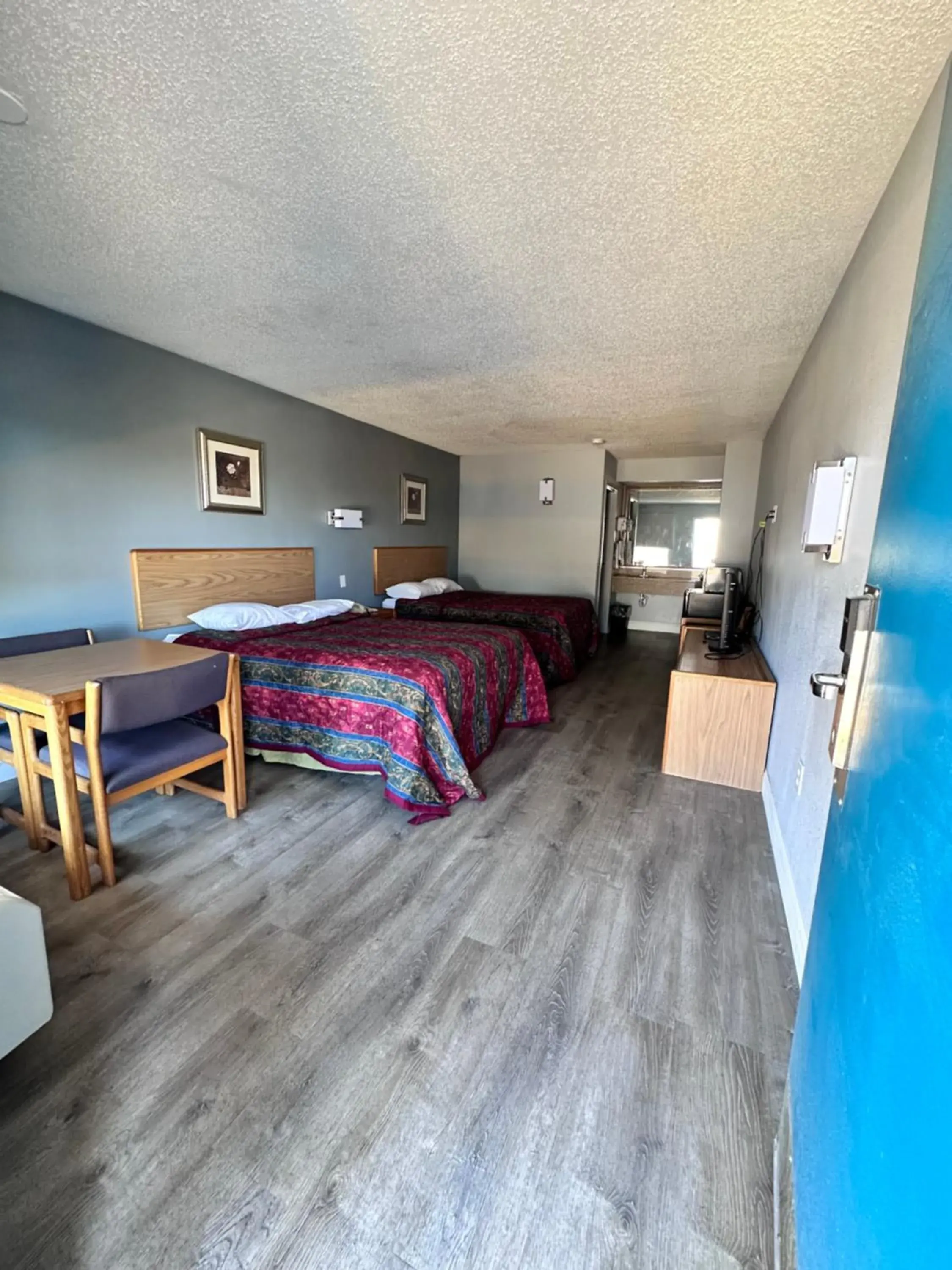 Queen Room with Two Queen Beds - Non-Smoking in Knights Inn Ruther Glen Queen Room with Two Queen Beds - Non-Smoking in Knights Inn Ruther Glen