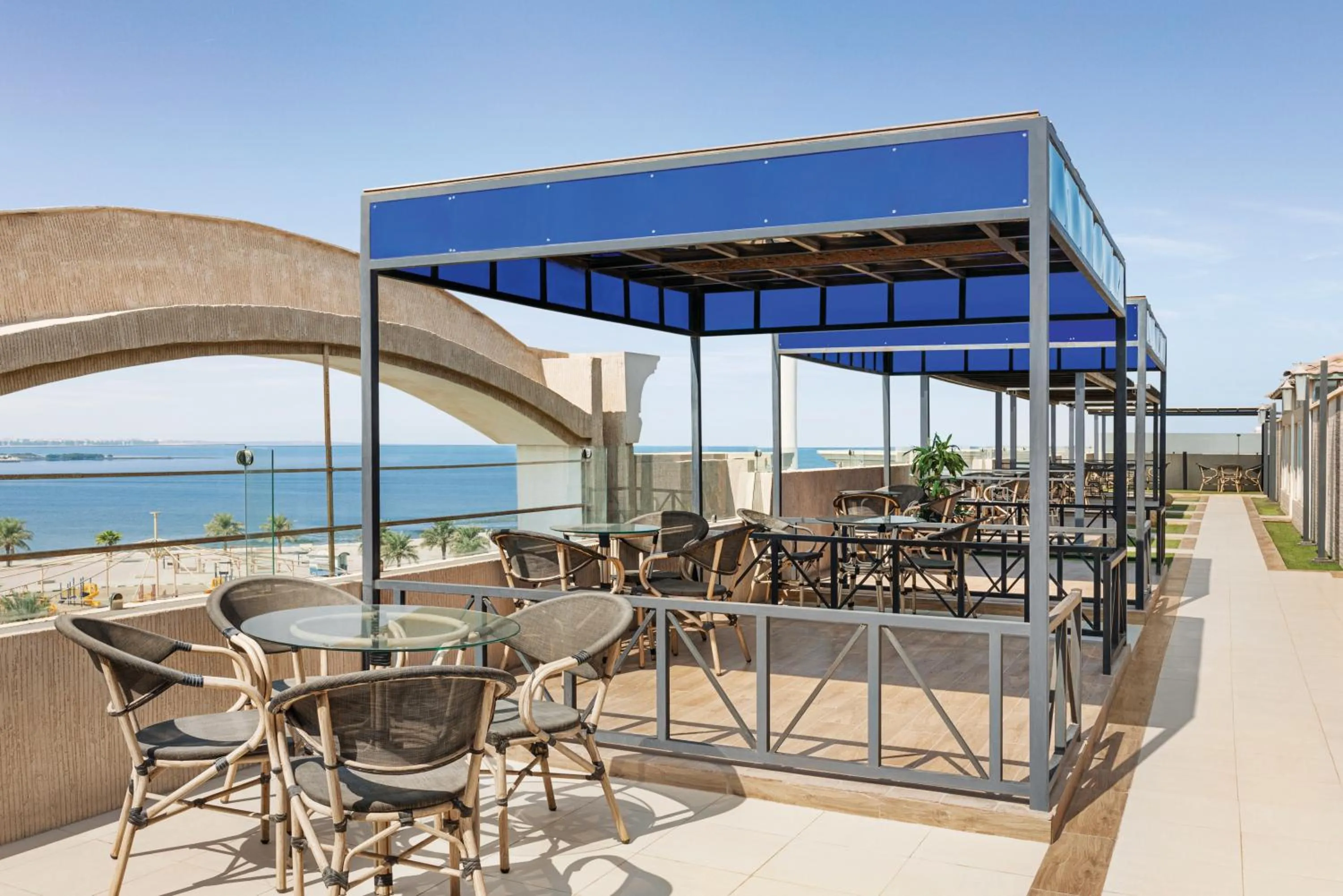 Coffee/tea facilities in Howard Johnson Dammam Hotel