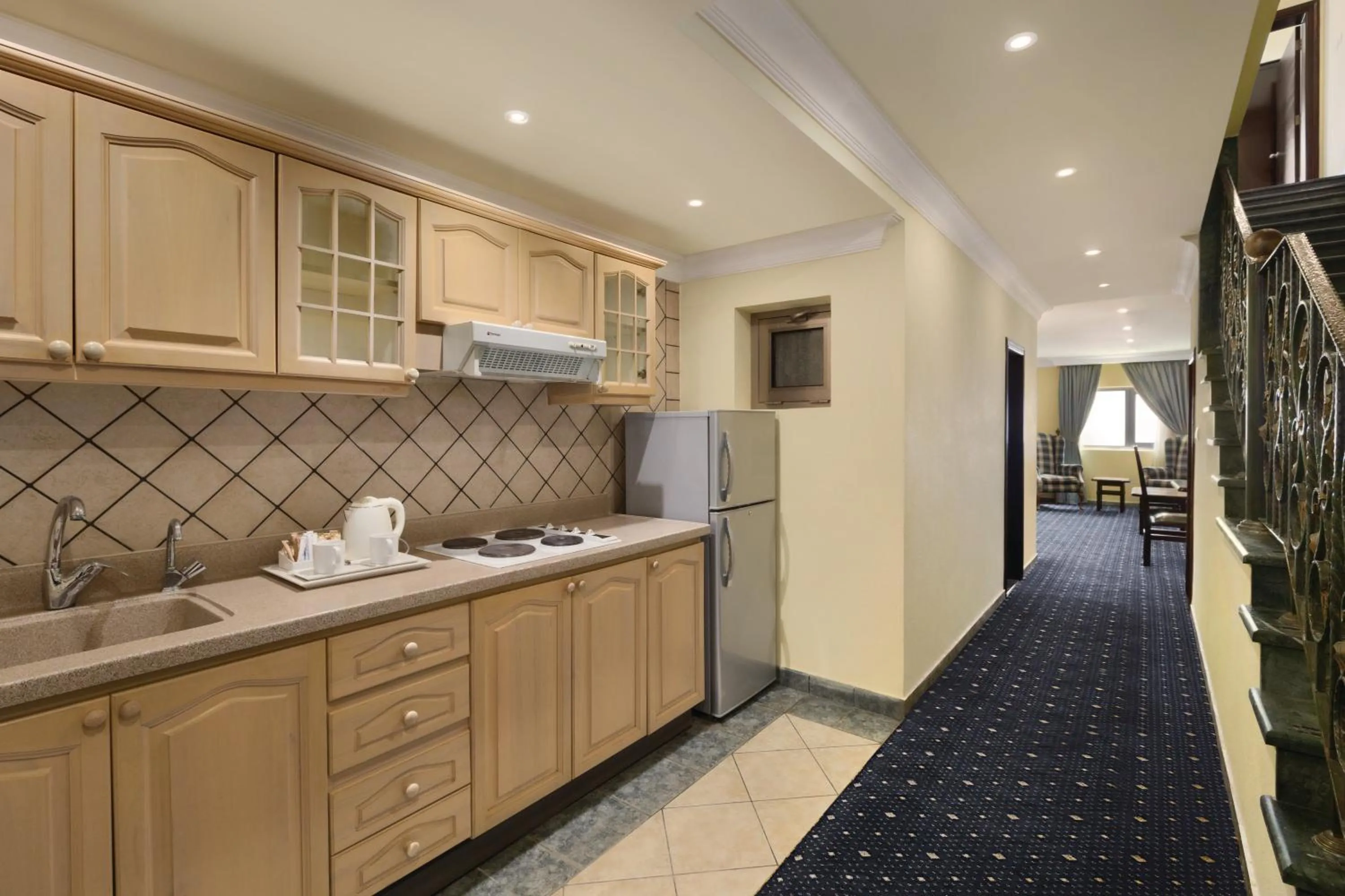 Kitchen or kitchenette in Howard Johnson Dammam Hotel
