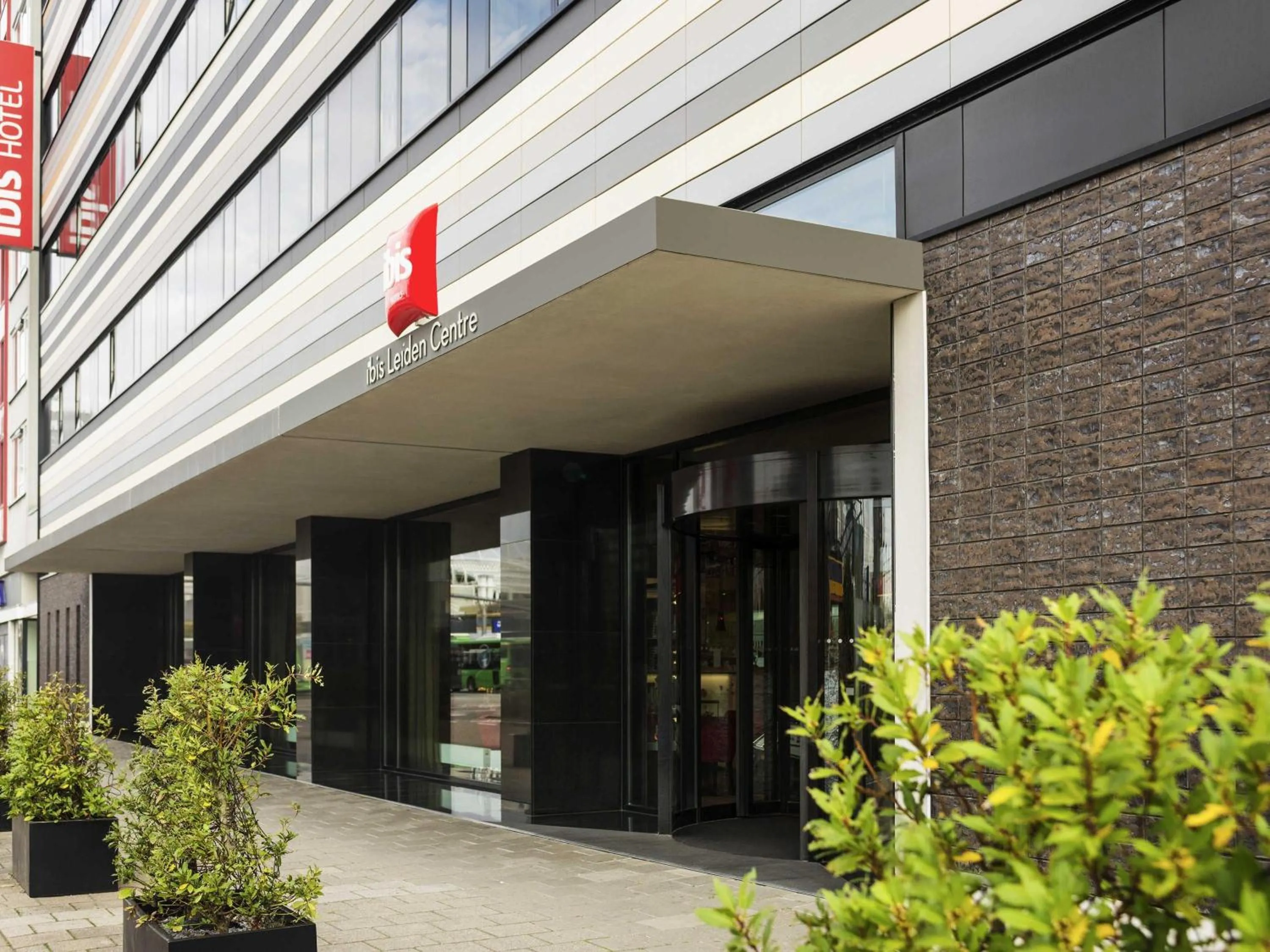 Property building in ibis Leiden Centre