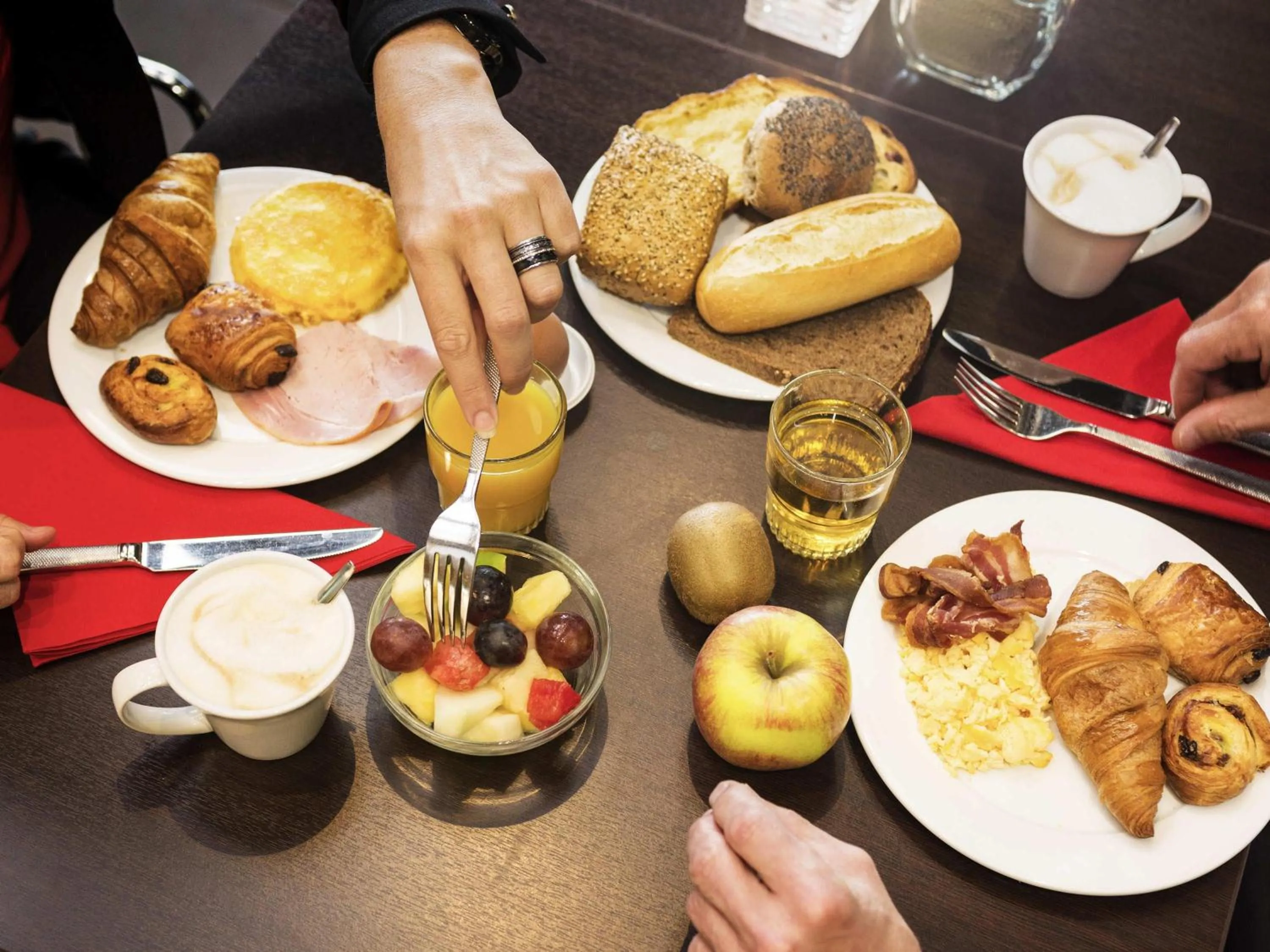 Breakfast in ibis Leiden Centre