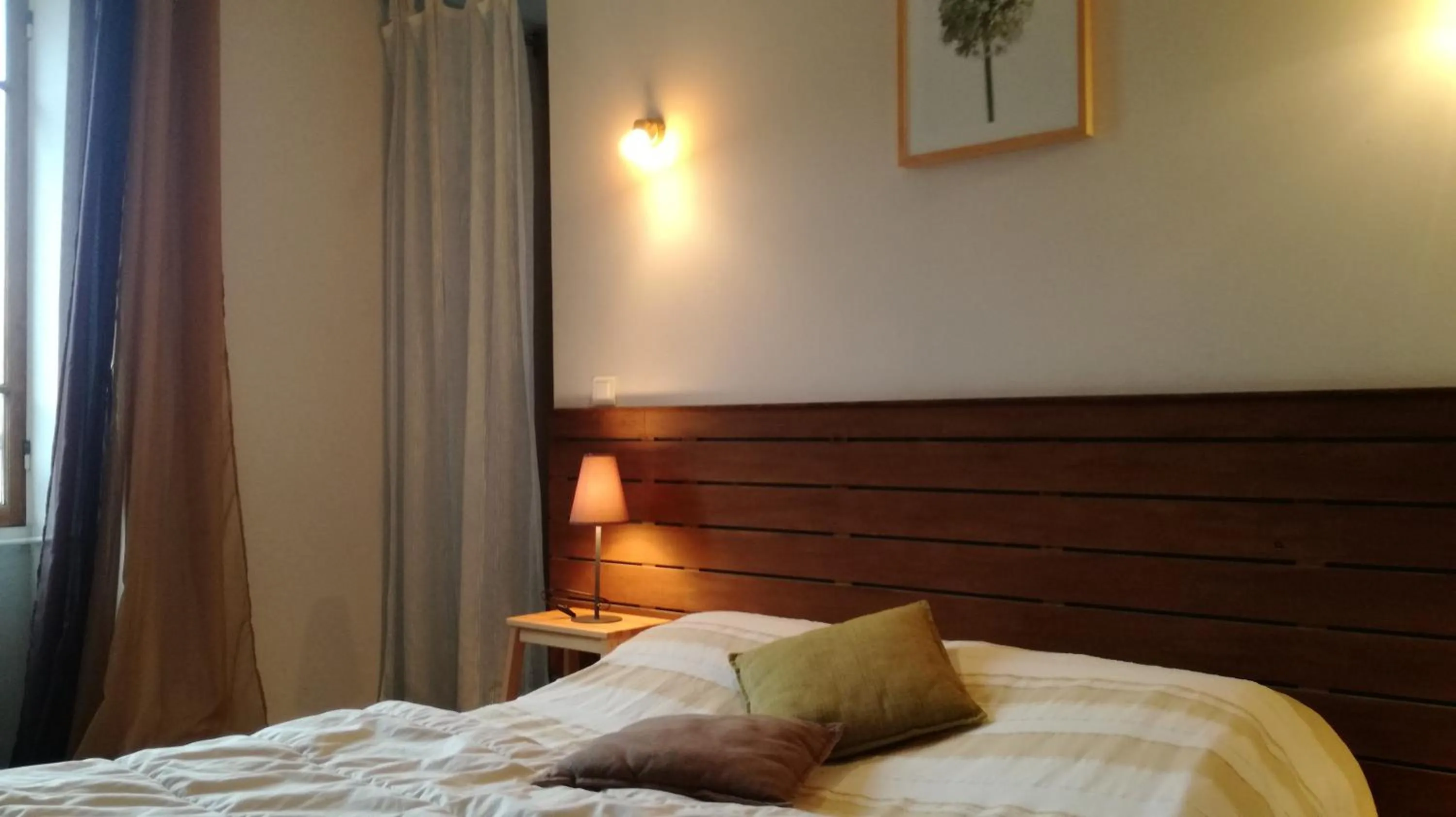 Bed in Hôtel de Valdeblore