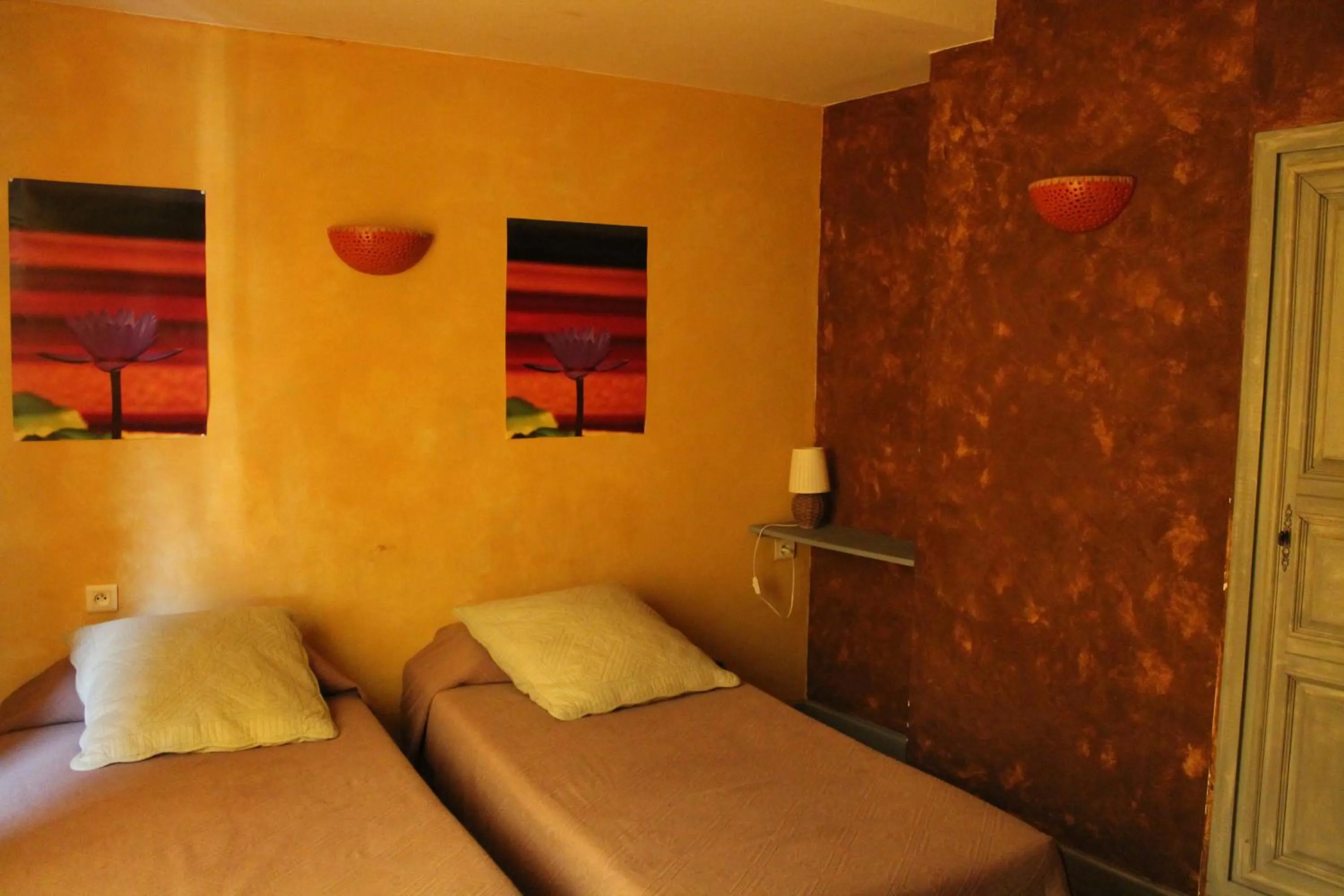 Bed in Hôtel de Valdeblore