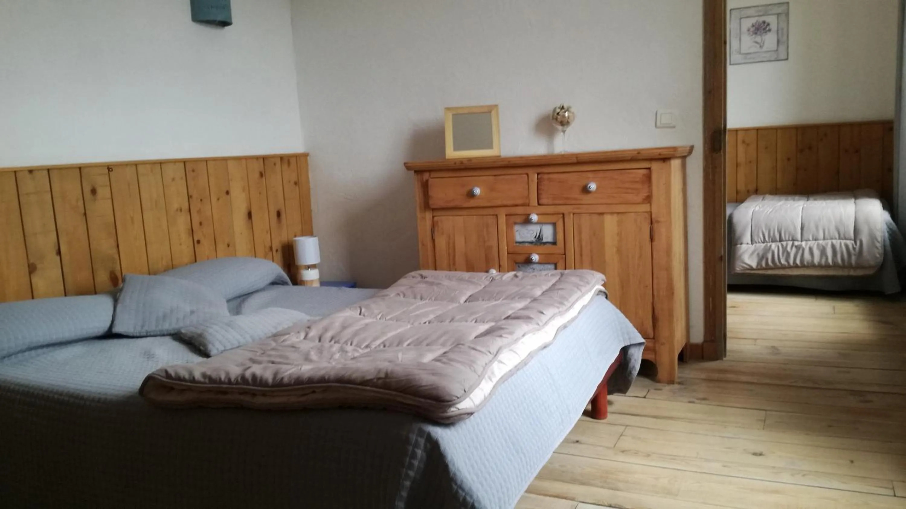 Bed in Hôtel de Valdeblore