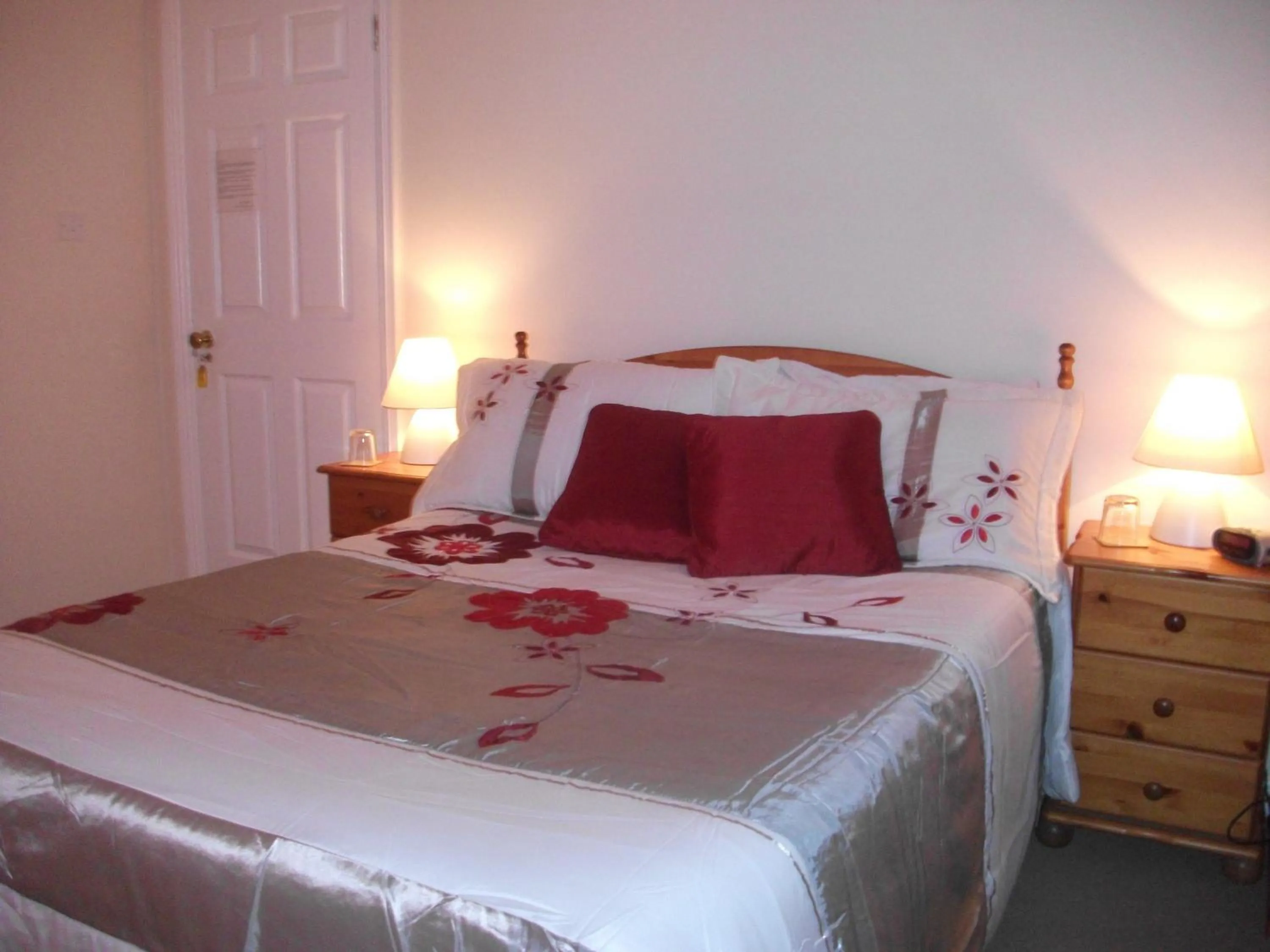 Bed in Rocksberry Bed & Breakfast