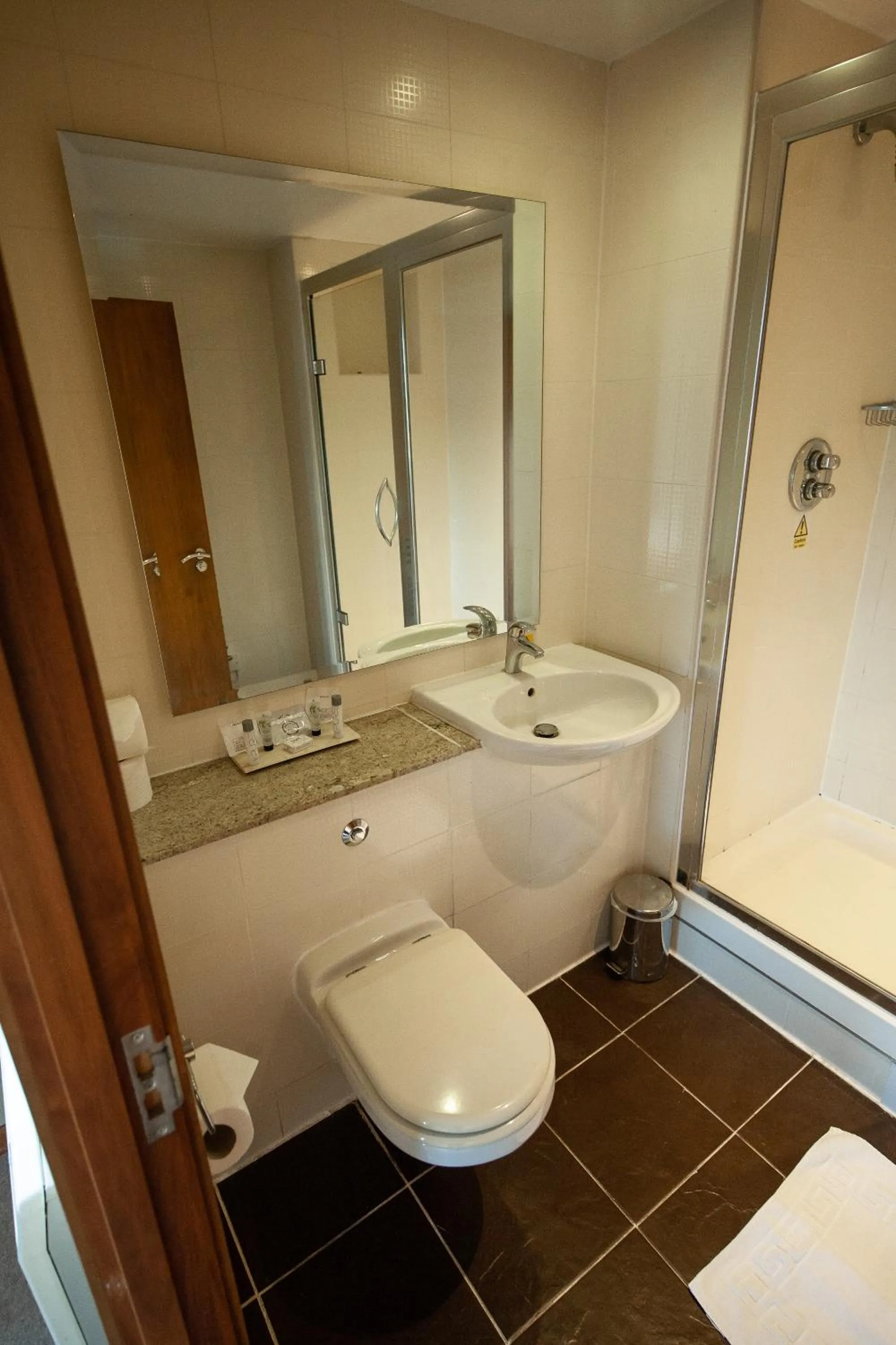 Bathroom in Berwick Manor Hotel