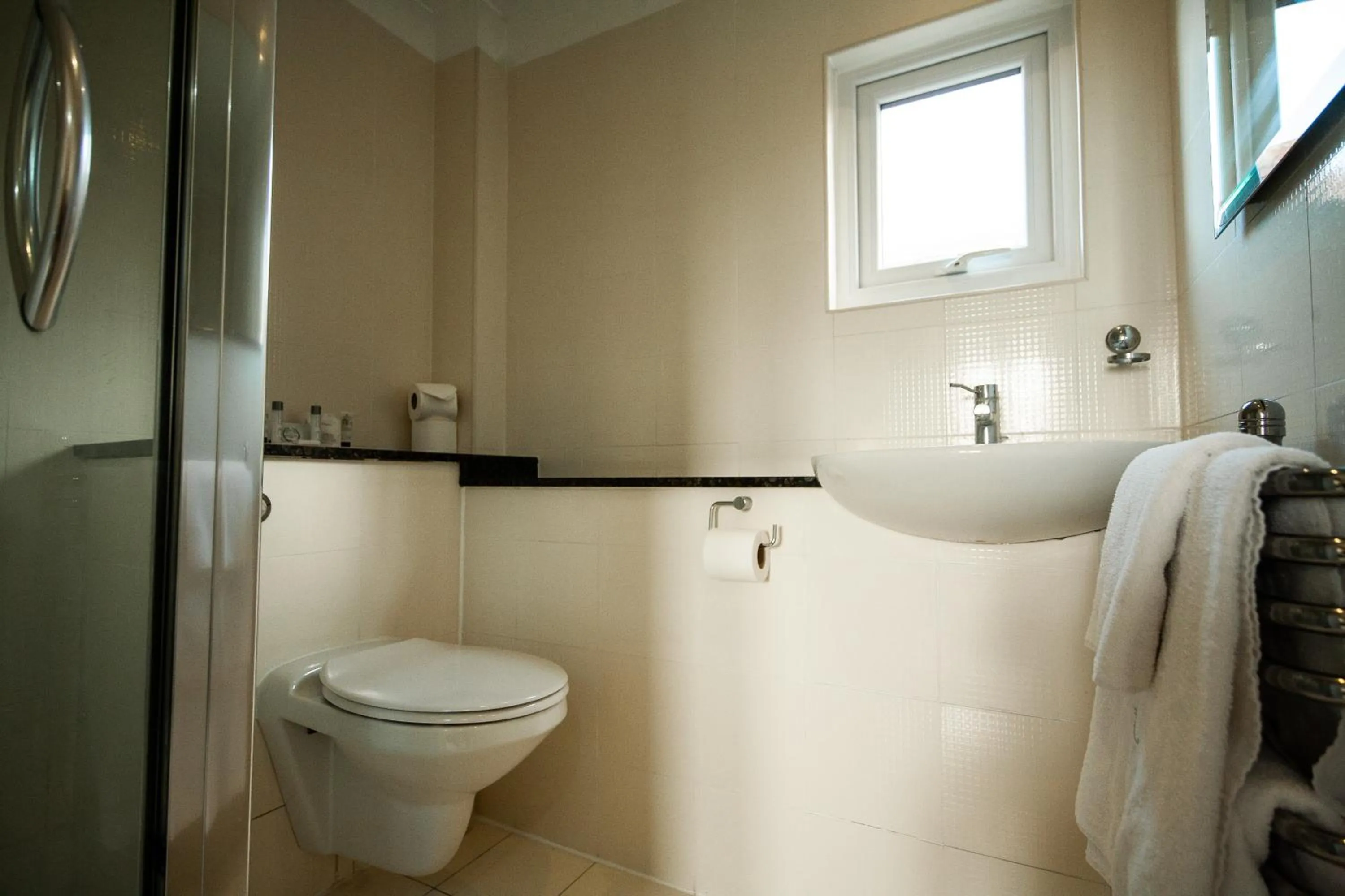 Bathroom in Berwick Manor Hotel