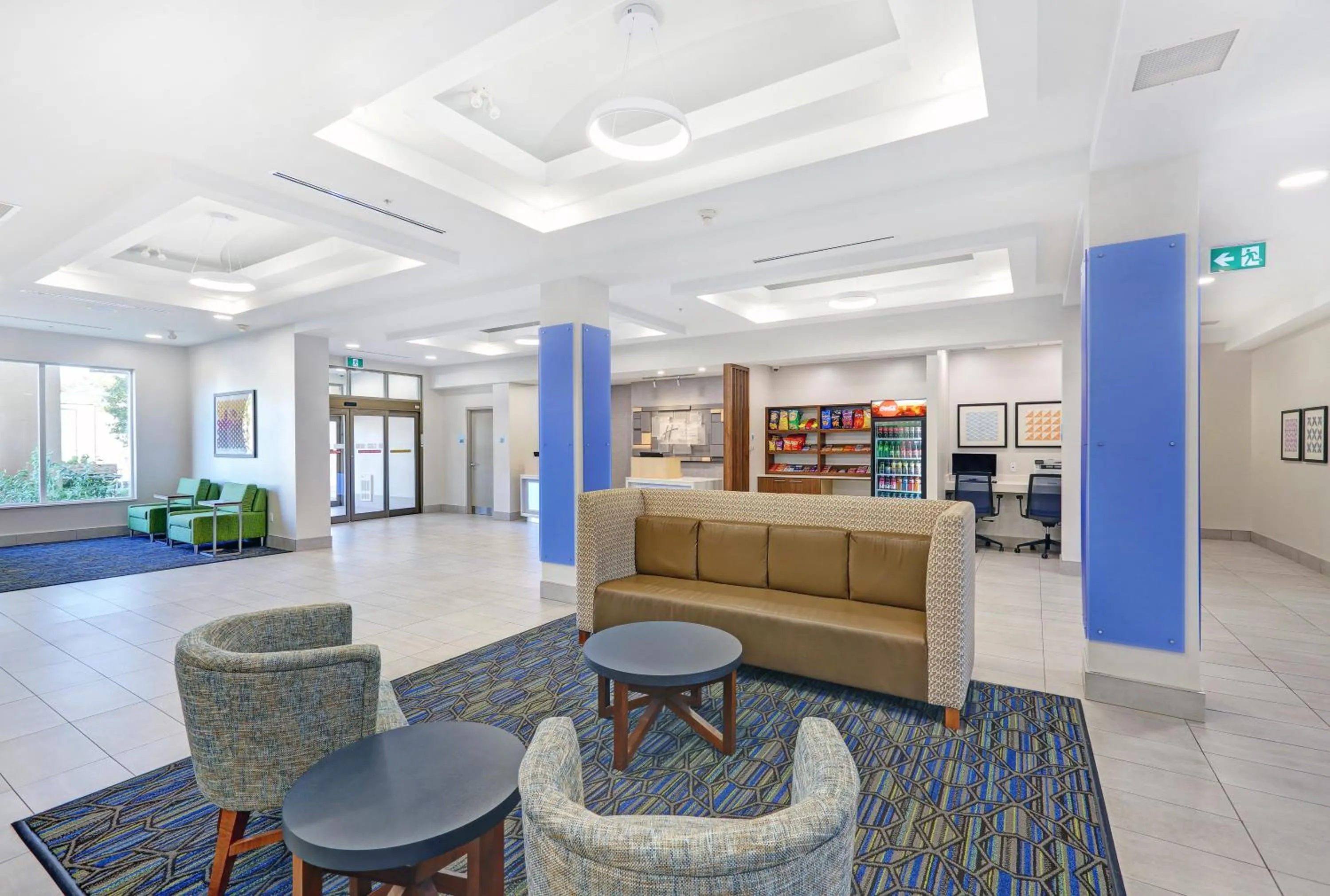 Property building in Holiday Inn Express & Suites - Woodstock, ON CANADA