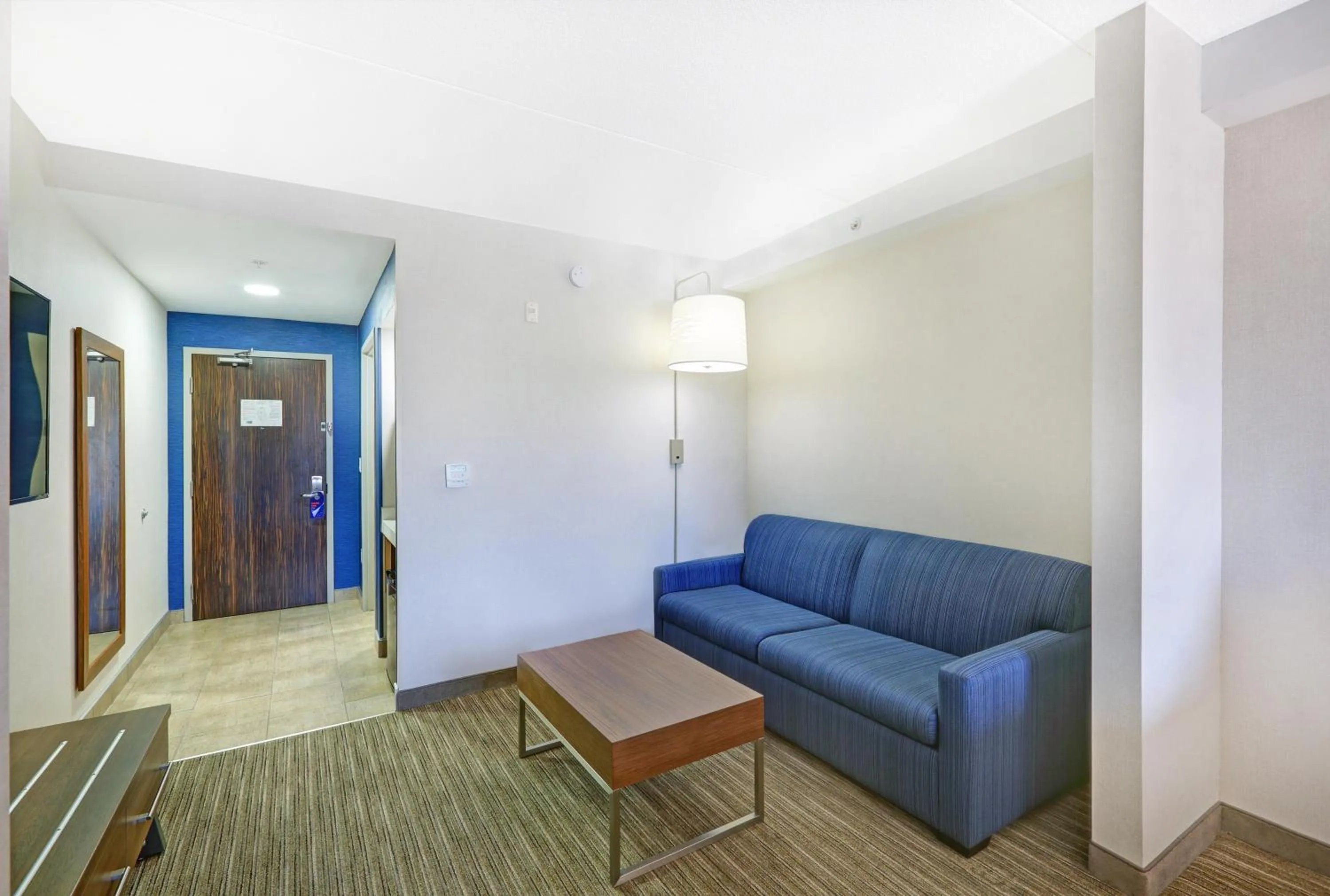 Photo of the whole room in Holiday Inn Express & Suites - Woodstock, ON CANADA