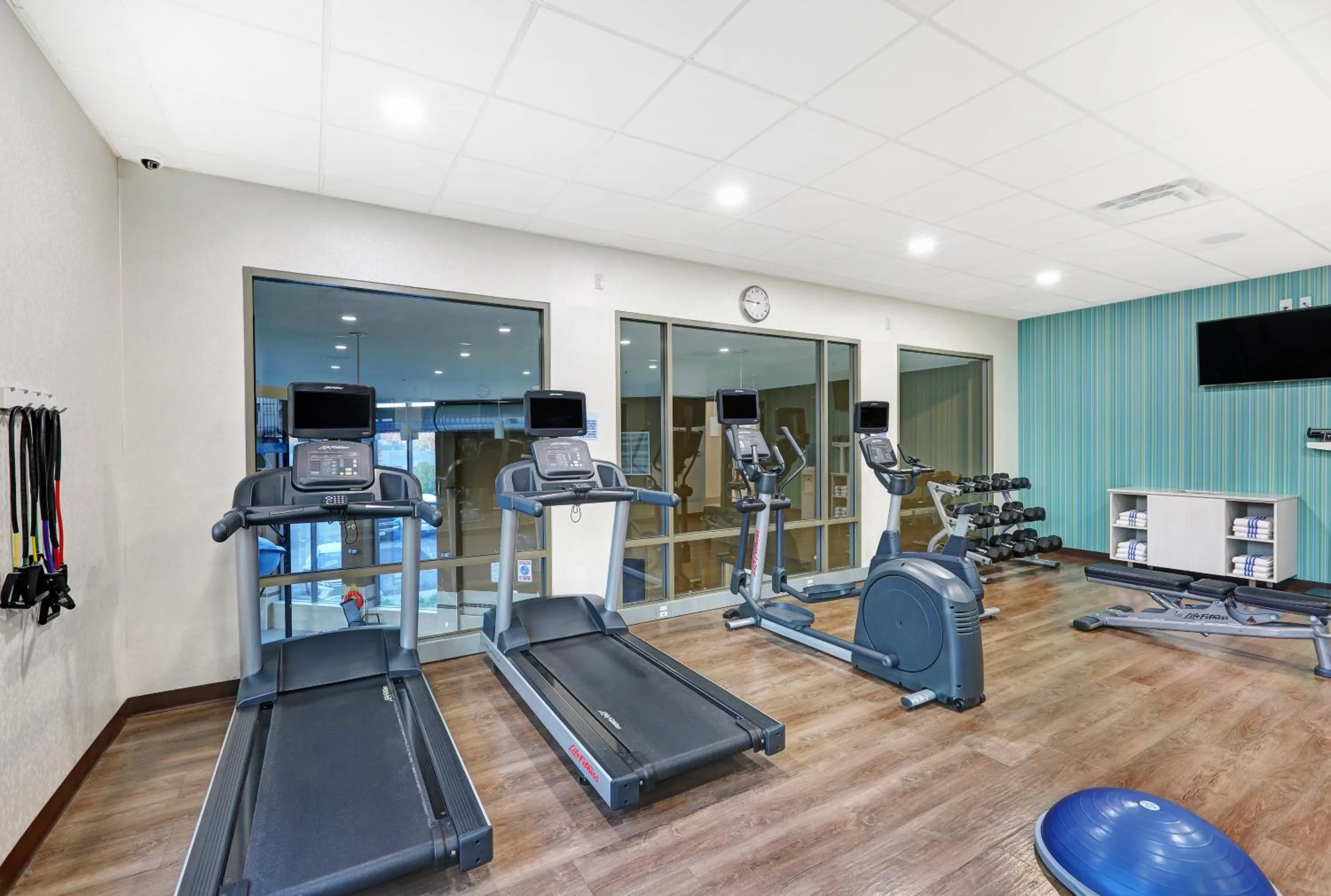 Fitness centre/facilities in Holiday Inn Express & Suites - Woodstock, ON CANADA