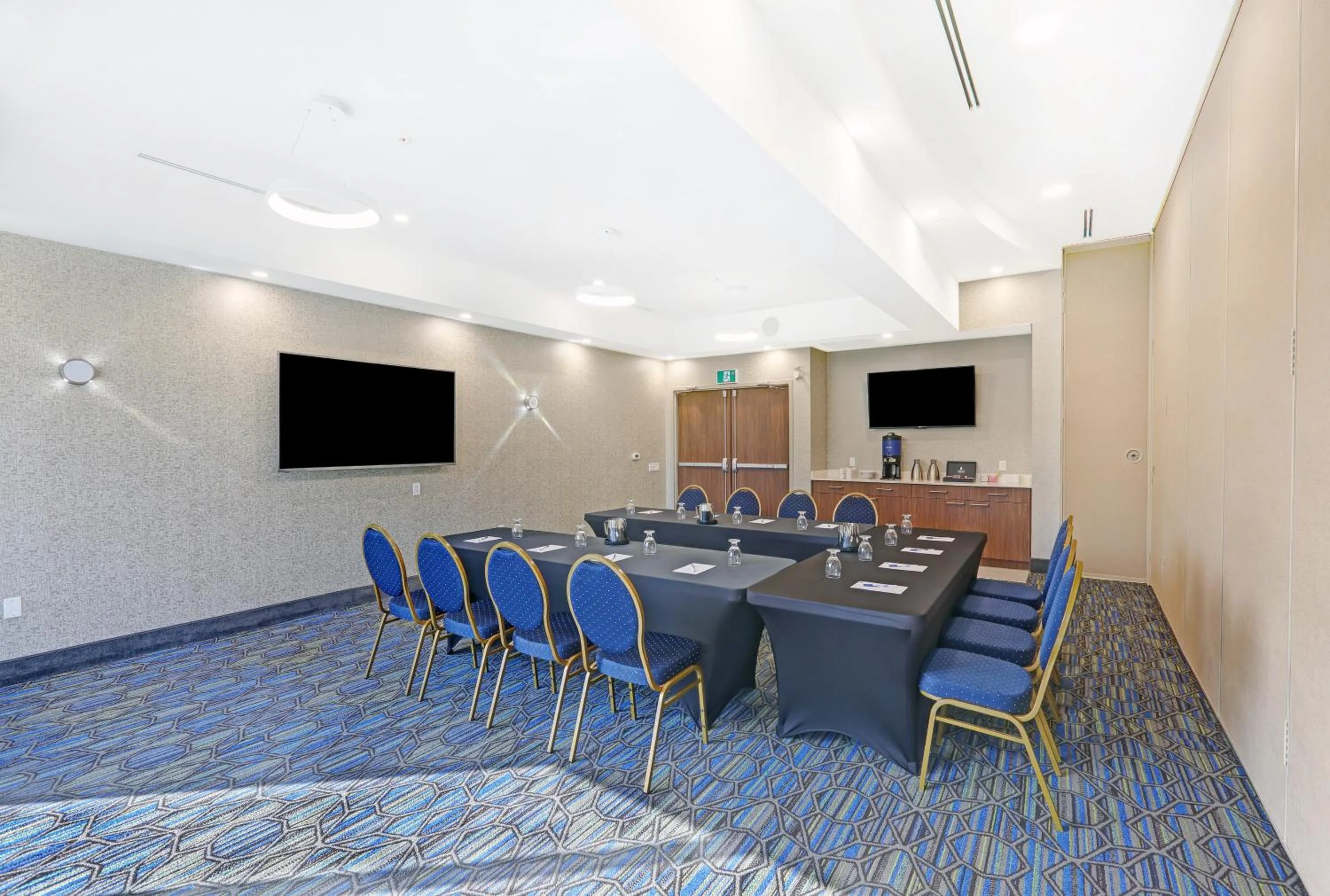 Meeting/conference room in Holiday Inn Express & Suites - Woodstock, ON CANADA
