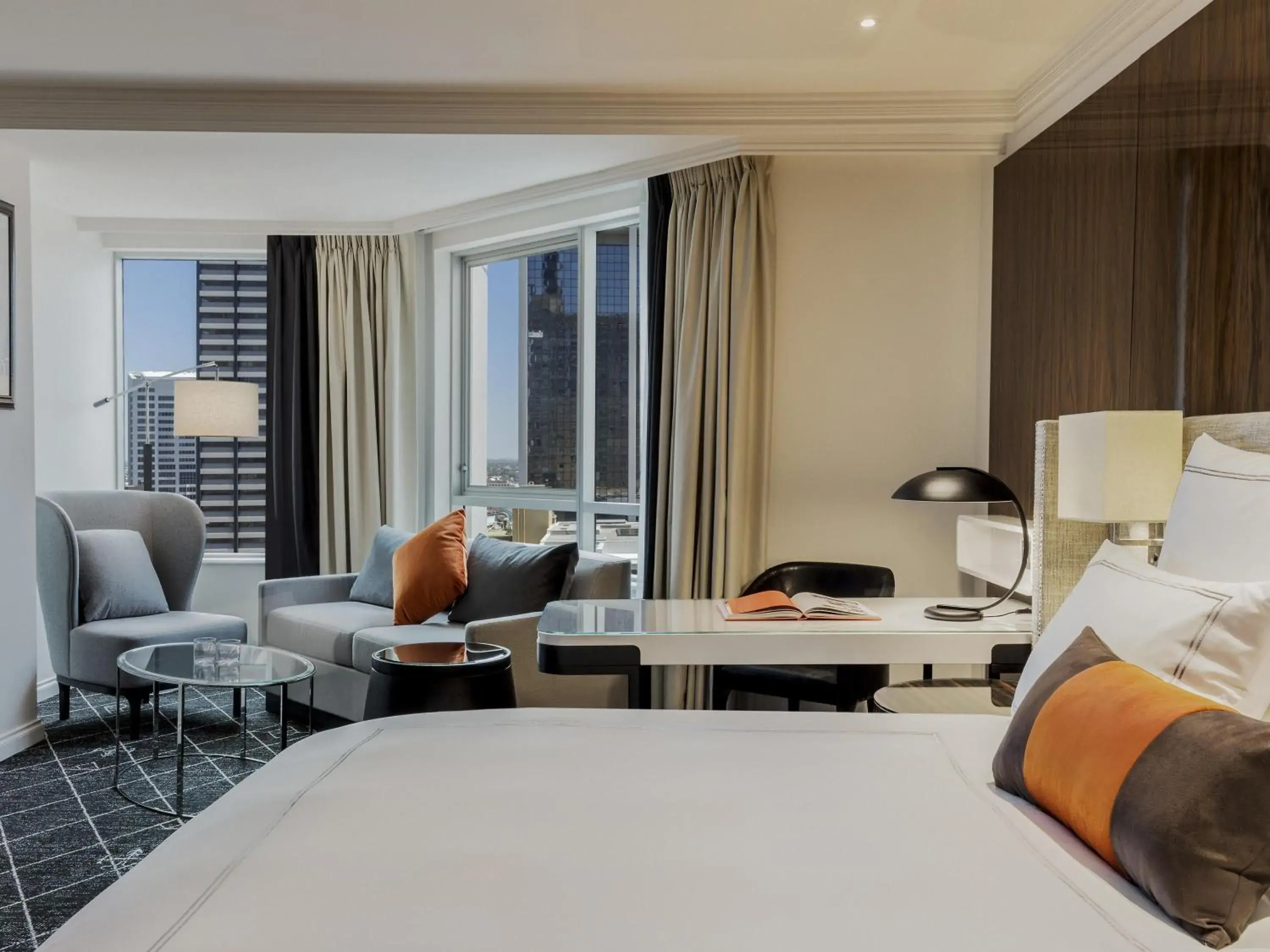 Swiss Double or Twin Room with Sofa Bed in Swissotel Sydney Swiss Double or Twin Room with Sofa Bed in Swissotel Sydney