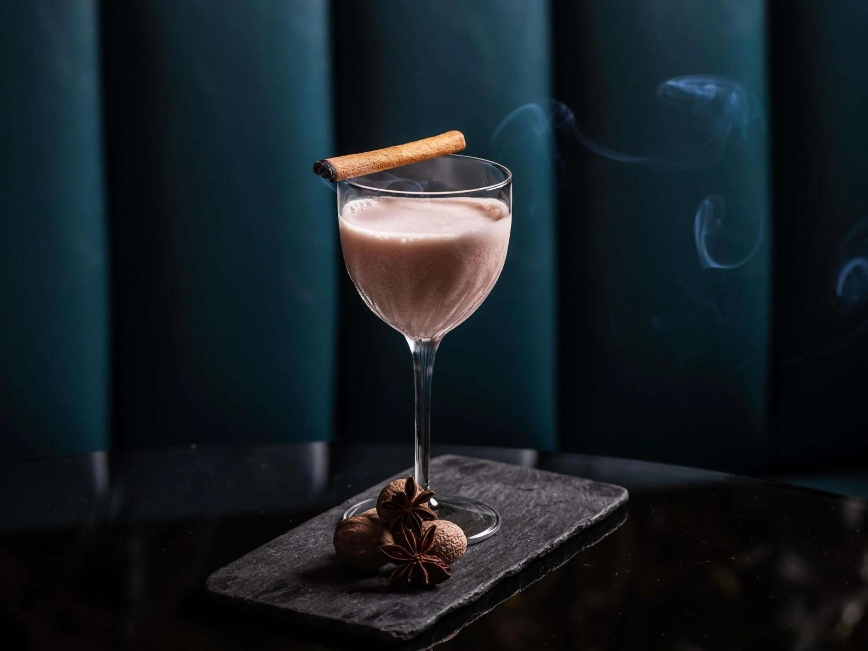 Lounge or bar in Swissotel Sydney