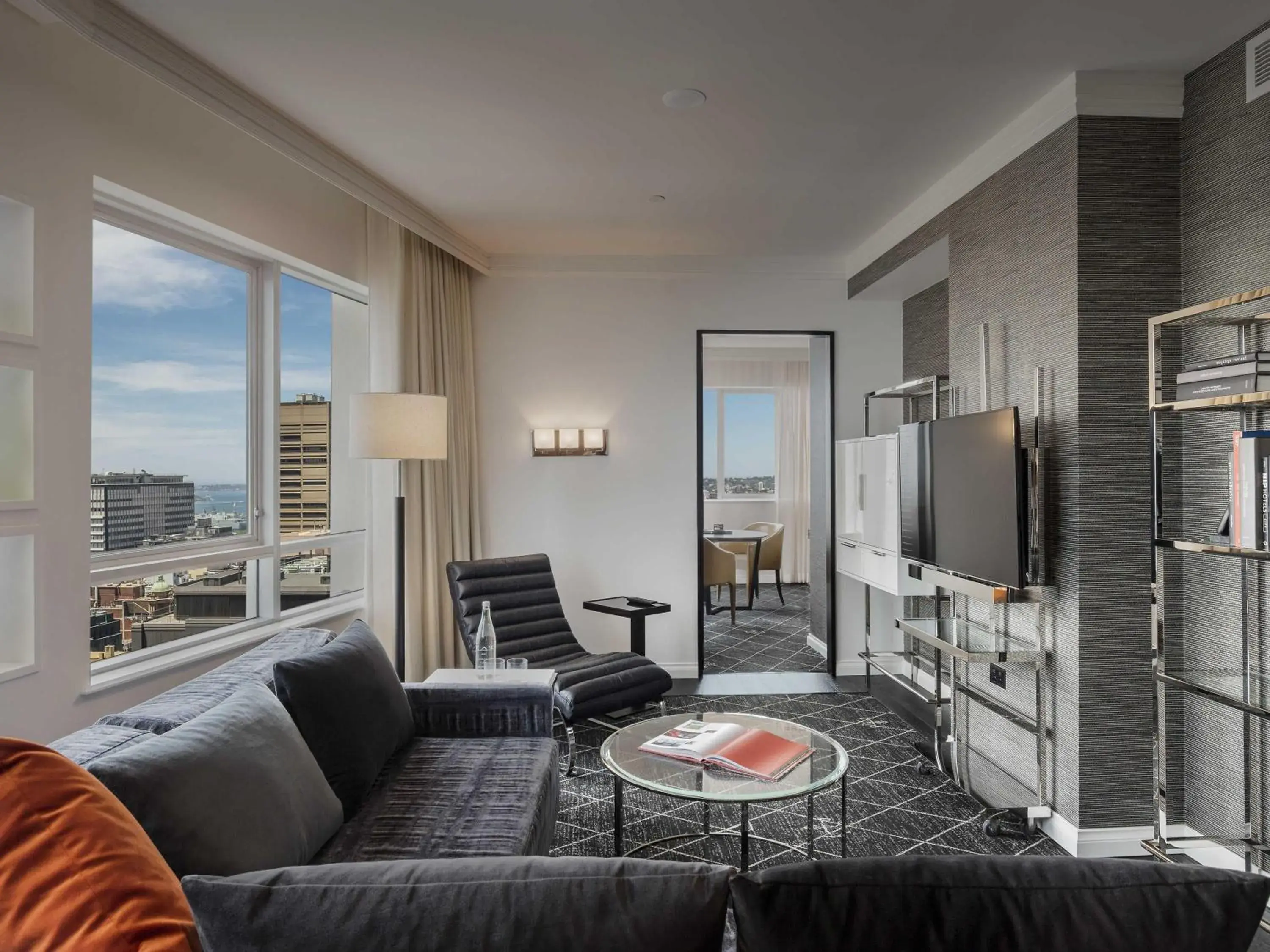 Suite with Club Floor Access - High Floor in Swissotel Sydney Suite with Club Floor Access - High Floor in Swissotel Sydney