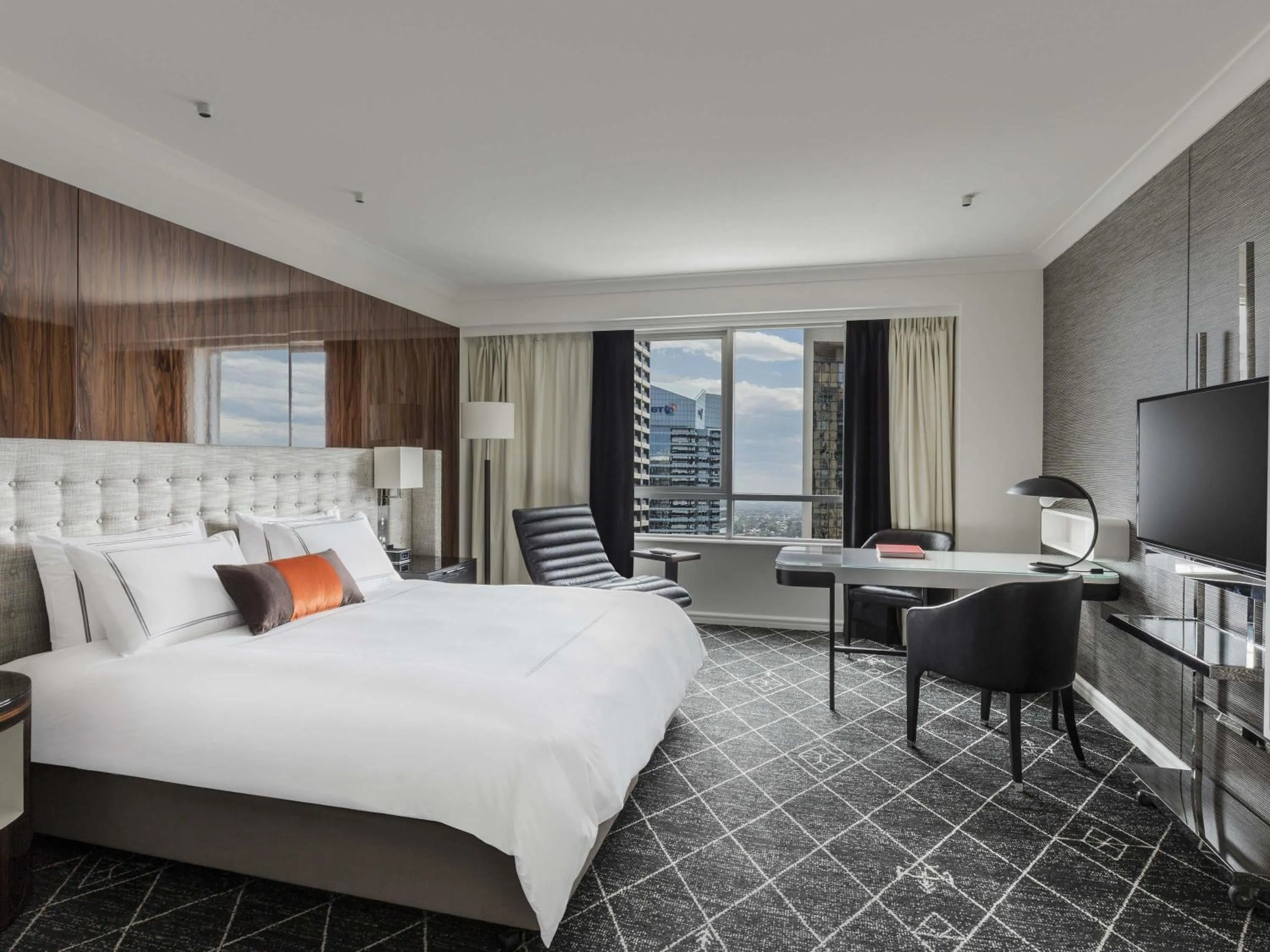 Bedroom, Bed in Swissotel Sydney