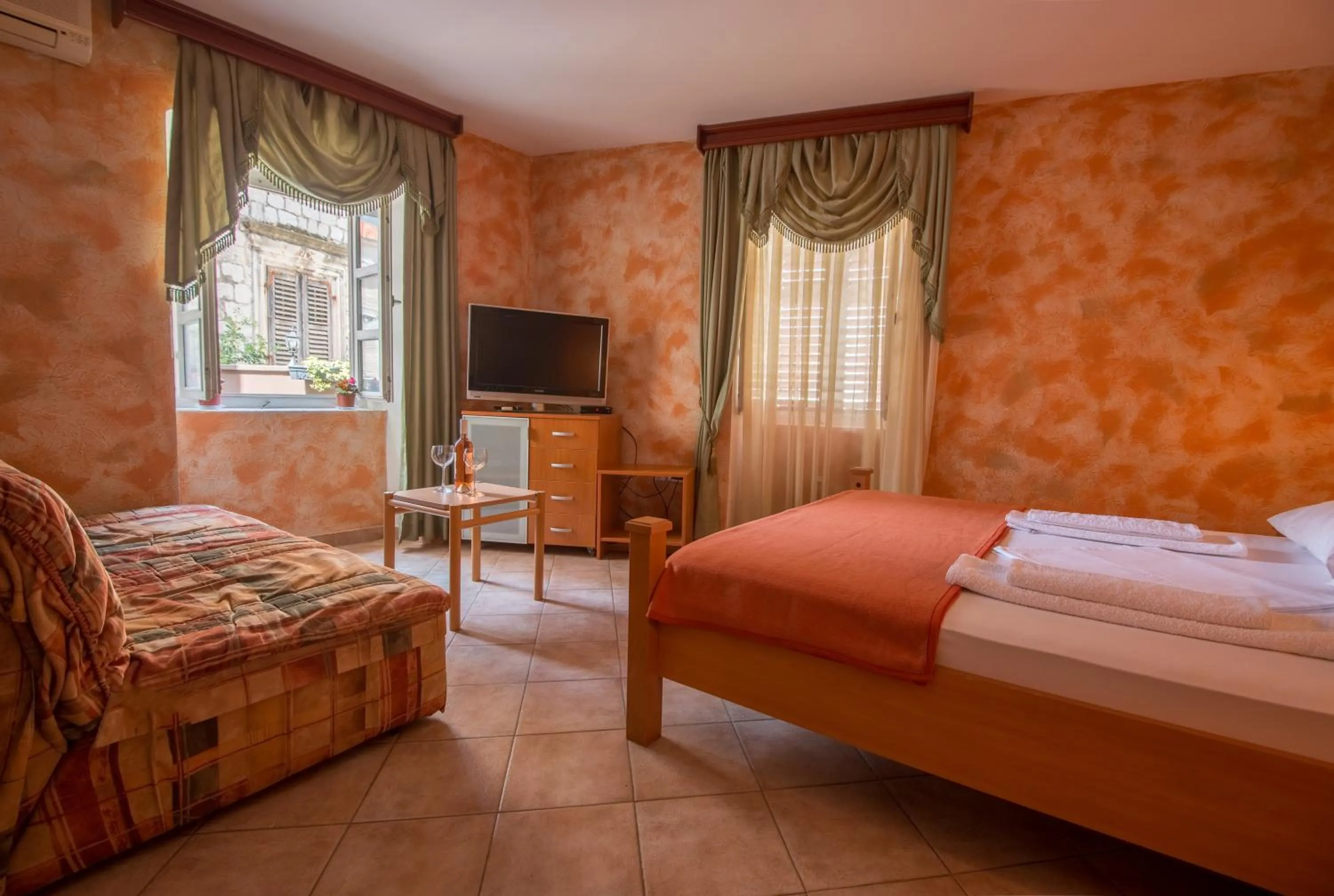 Bedroom, Bed in Hotel Rendez Vous