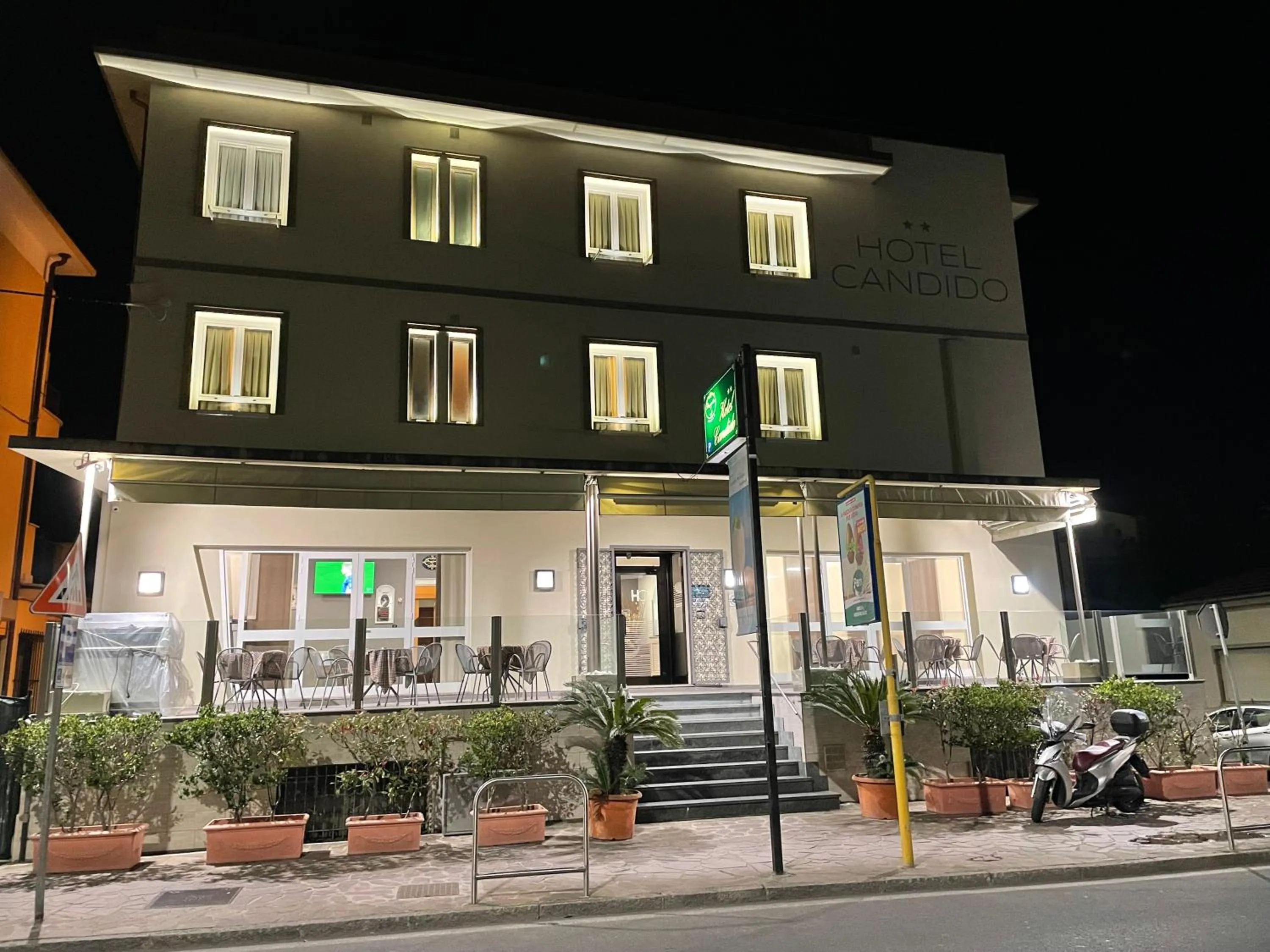 Property building in Hotel Candido