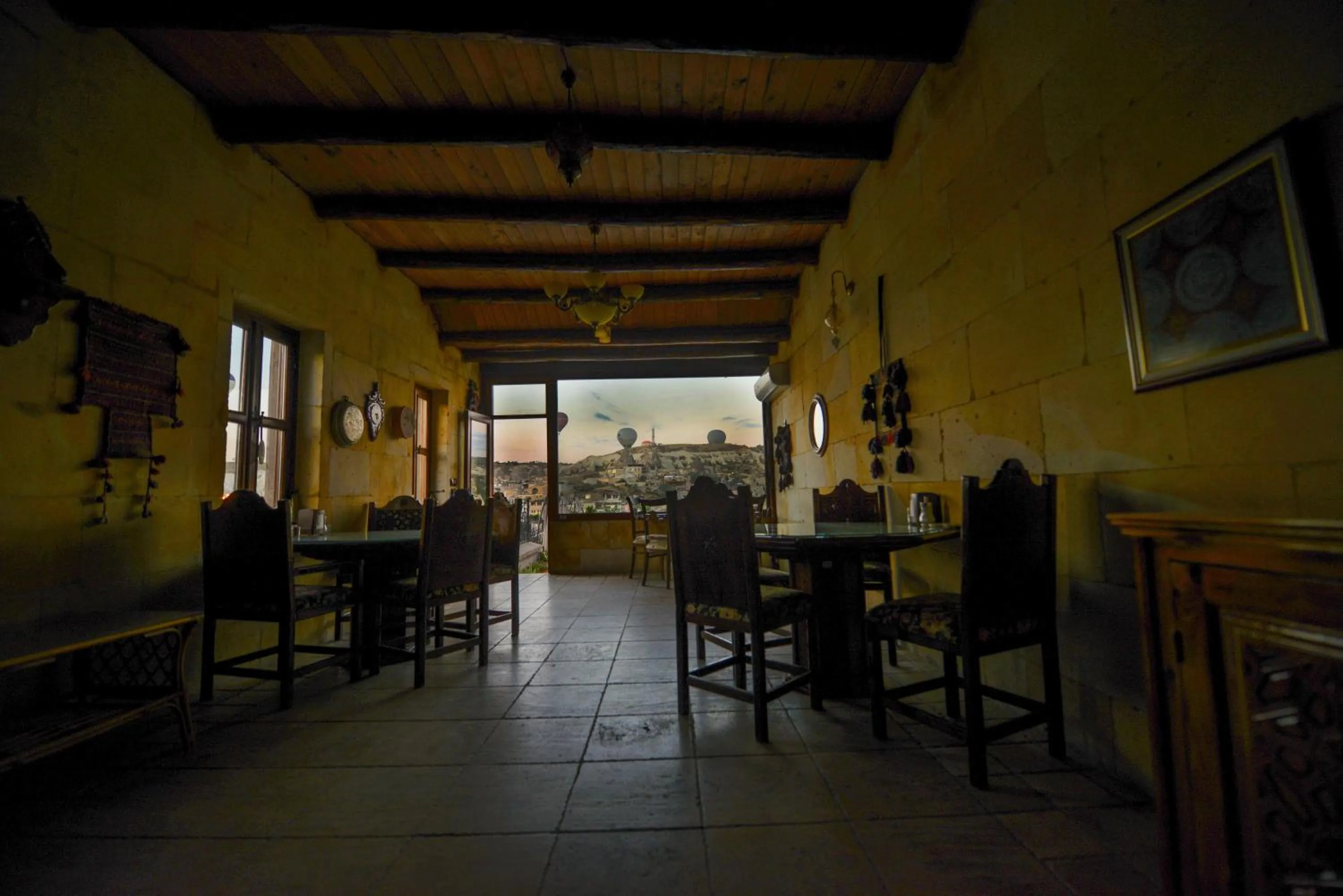 Breakfast in Vineyard Cave Hotel