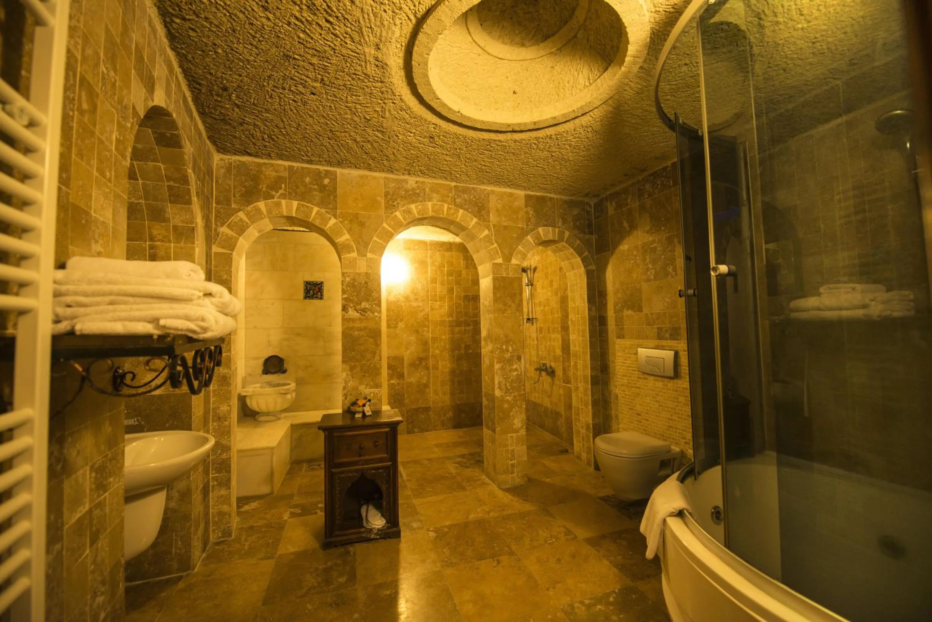 Bathroom in Vineyard Cave Hotel