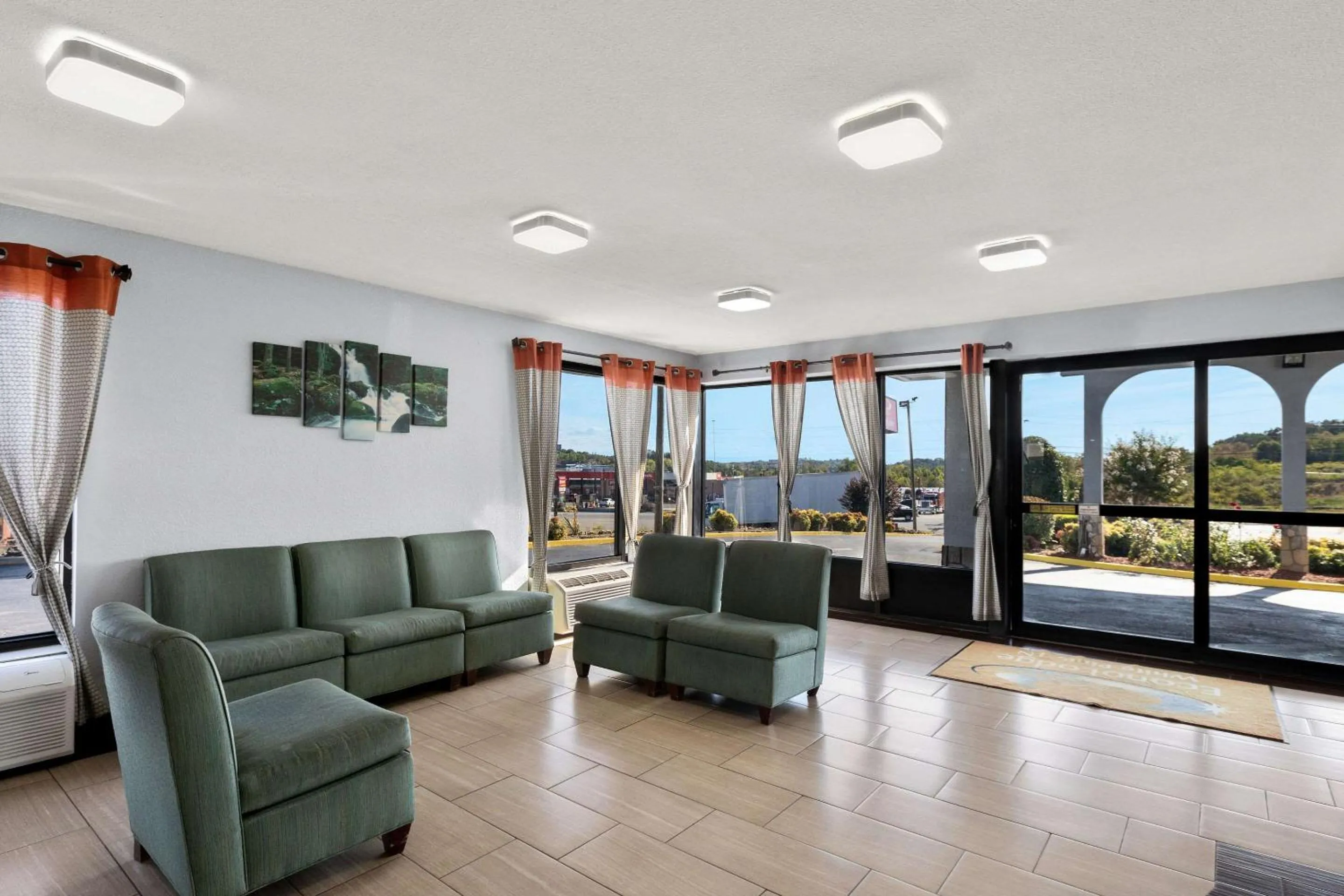Lobby or reception in Econo Lodge White Pine Morristown I-81 & I-40 Split