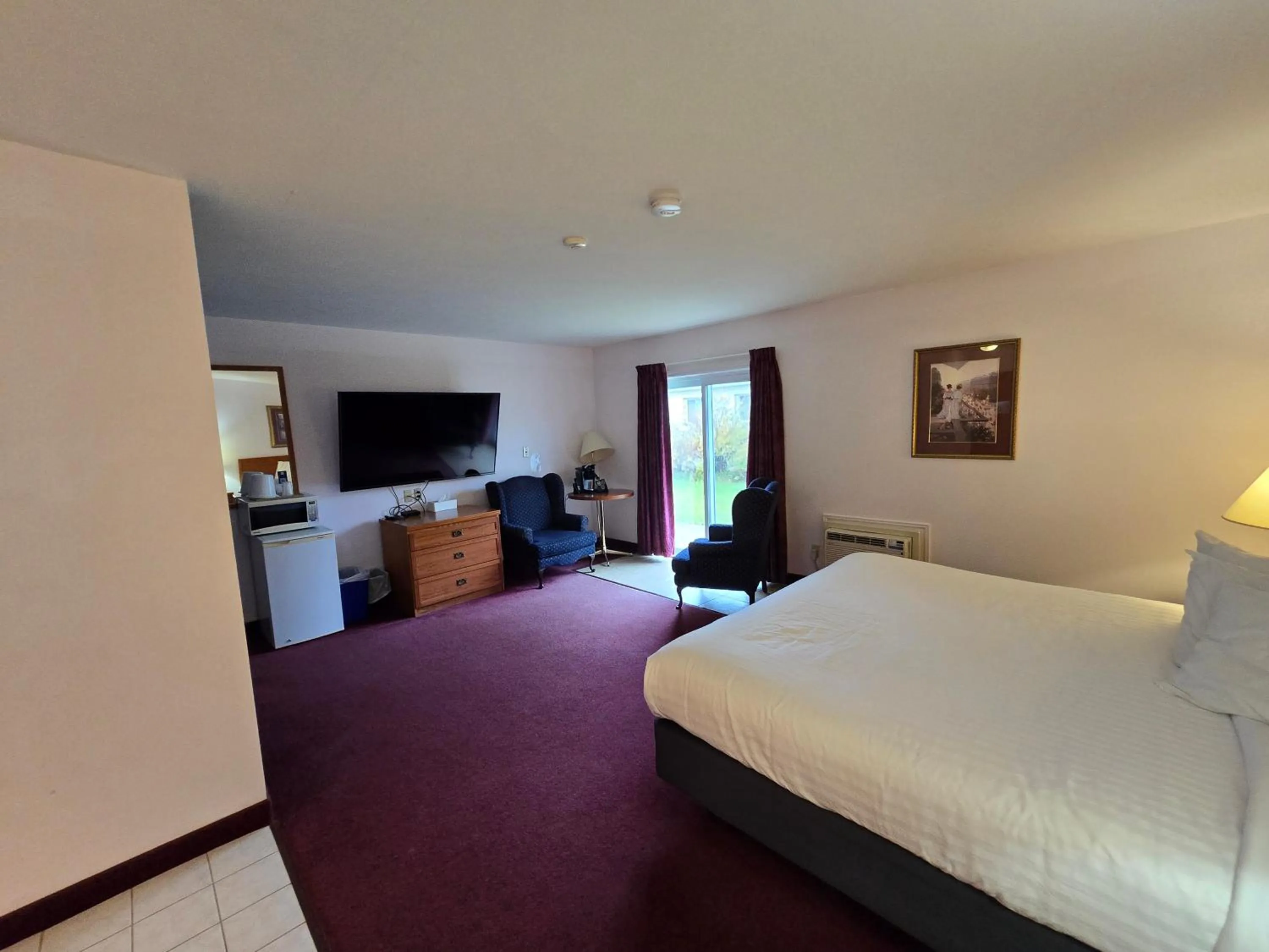 Bed in Travelodge by Wyndham Port Elgin