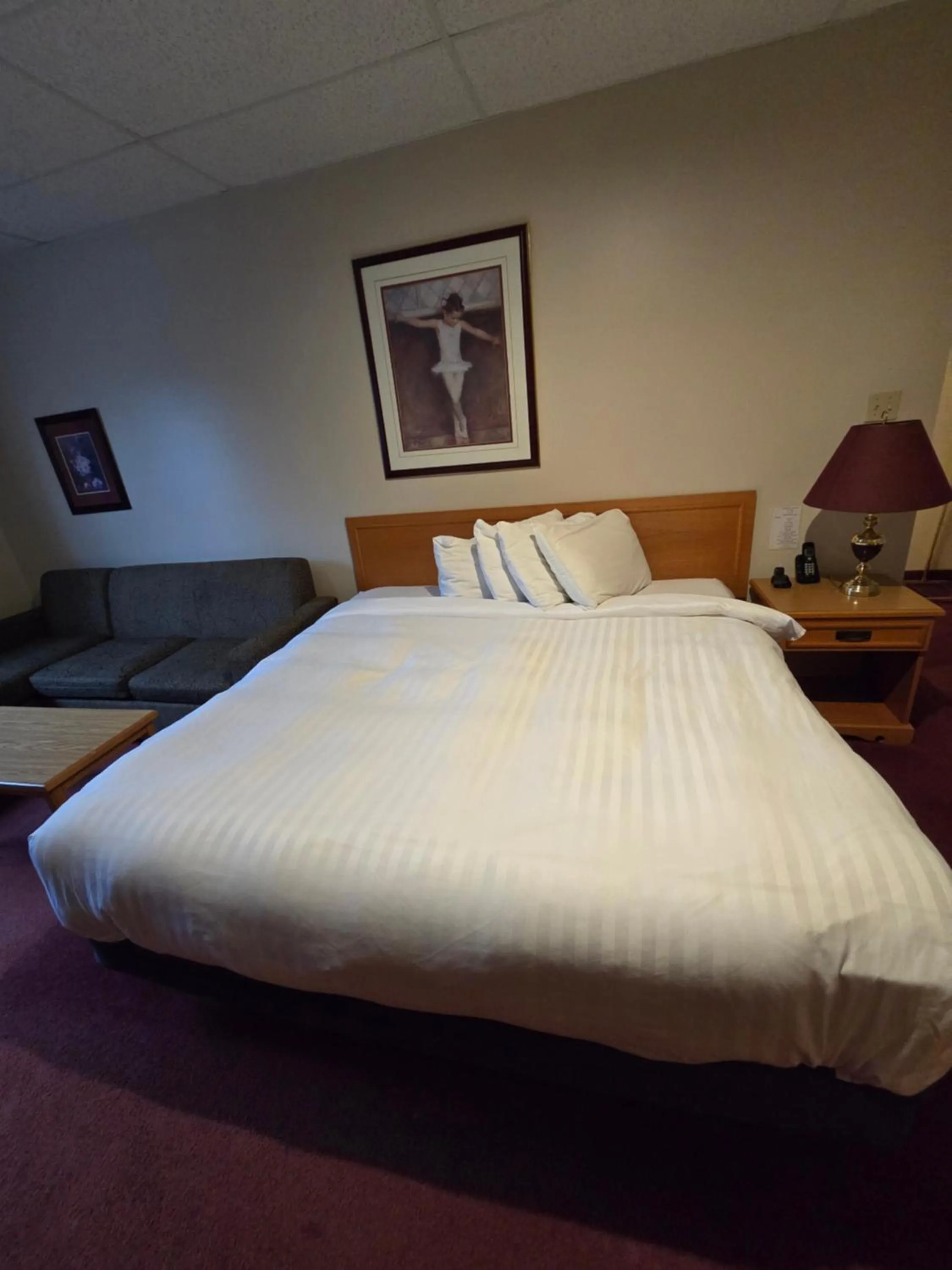 Bed in Travelodge by Wyndham Port Elgin