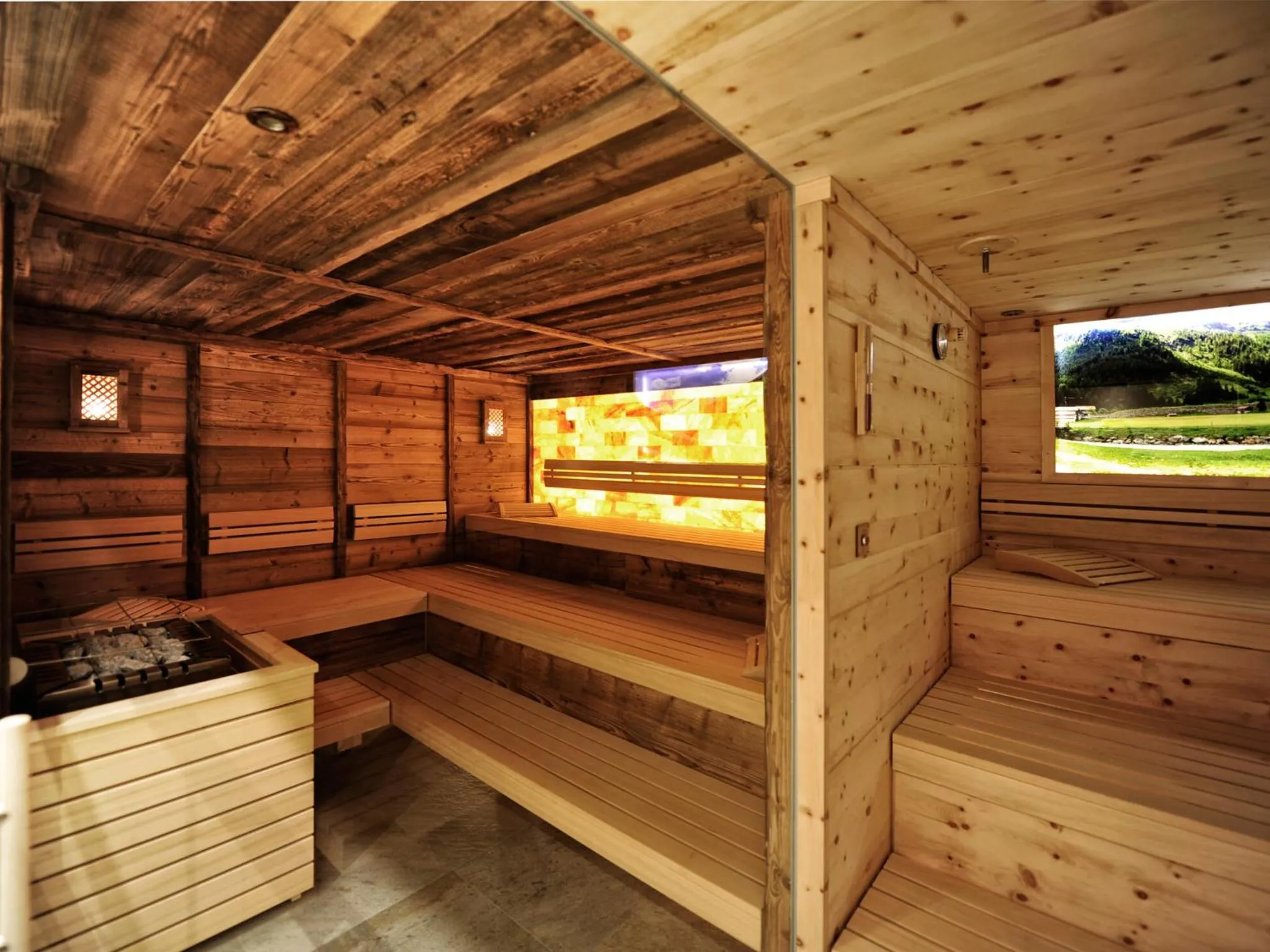 Facade/entrance in Hotel Arnika