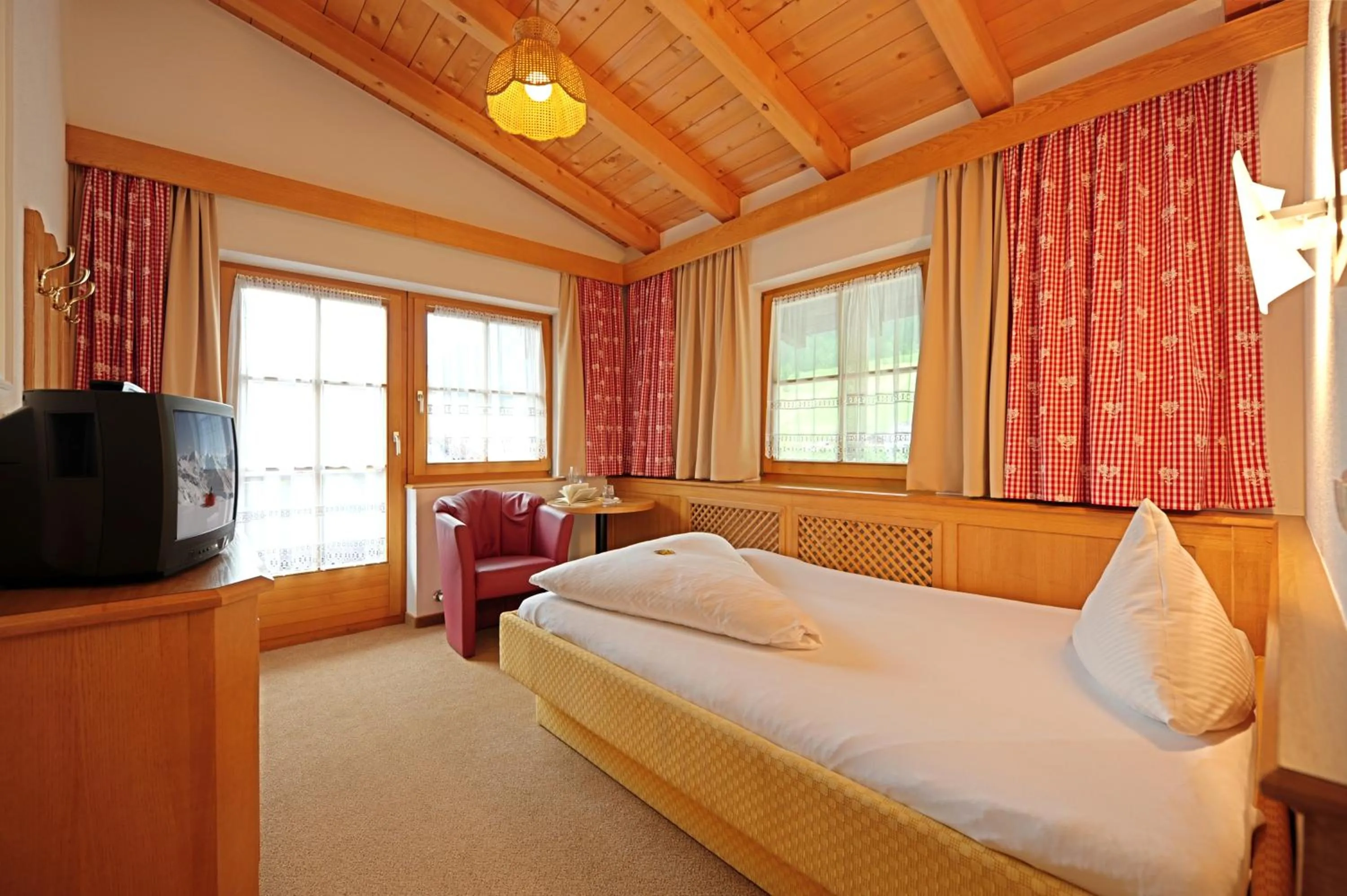 Photo of the whole room, Bed in Hotel Arnika