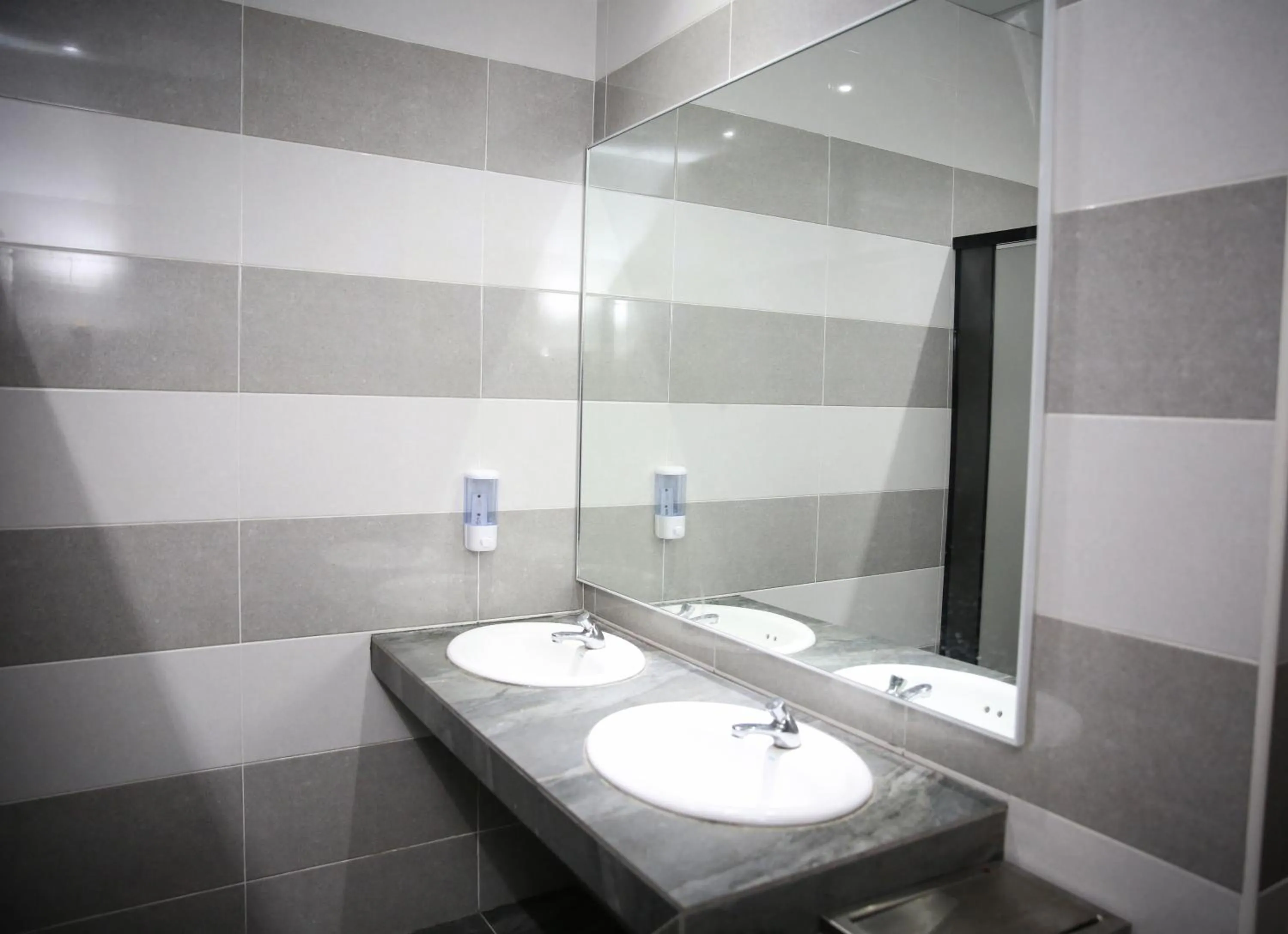 Bathroom in TBS Rest & Go Transit Motel