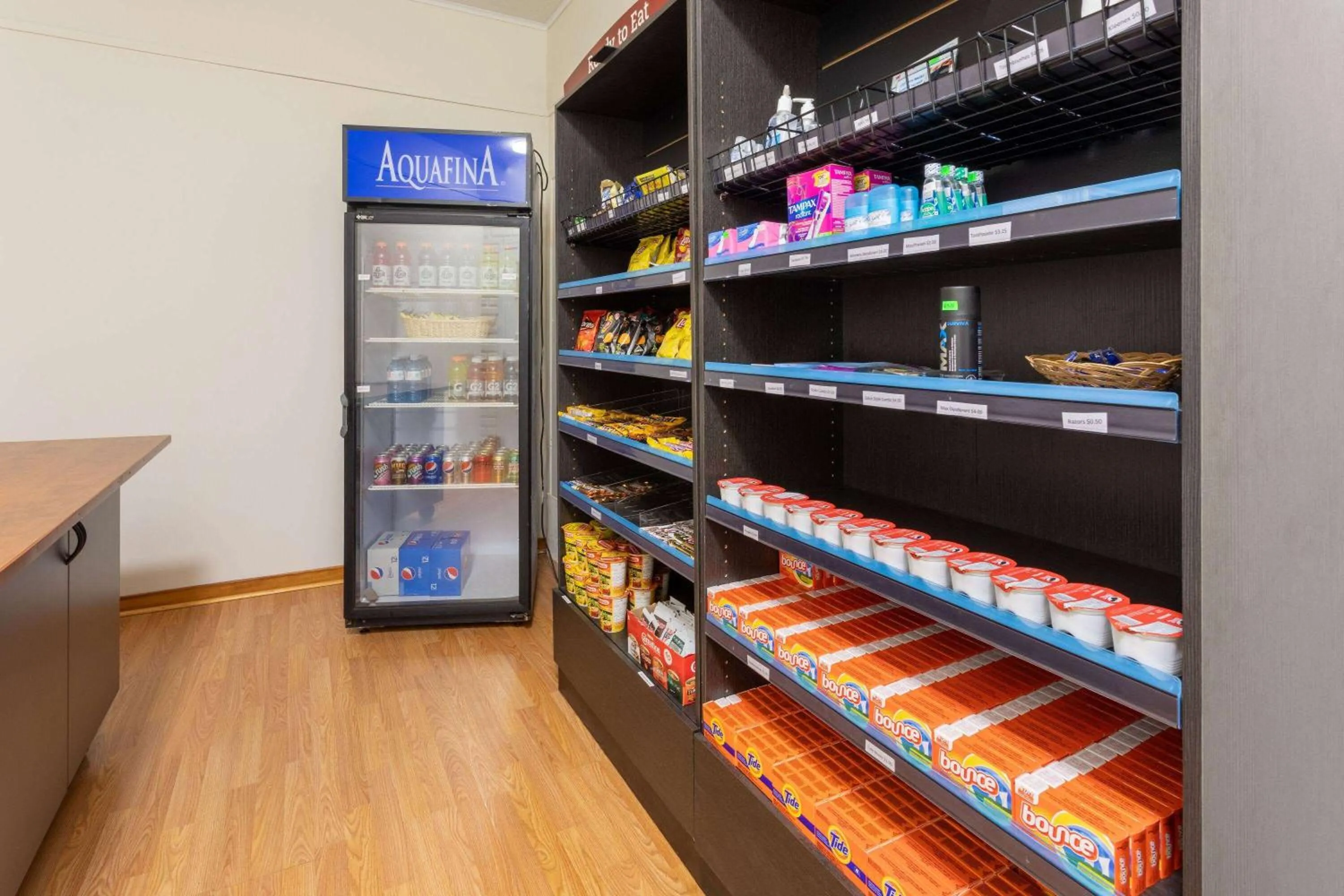 Restaurant/places to eat in Travelodge by Wyndham Amherst