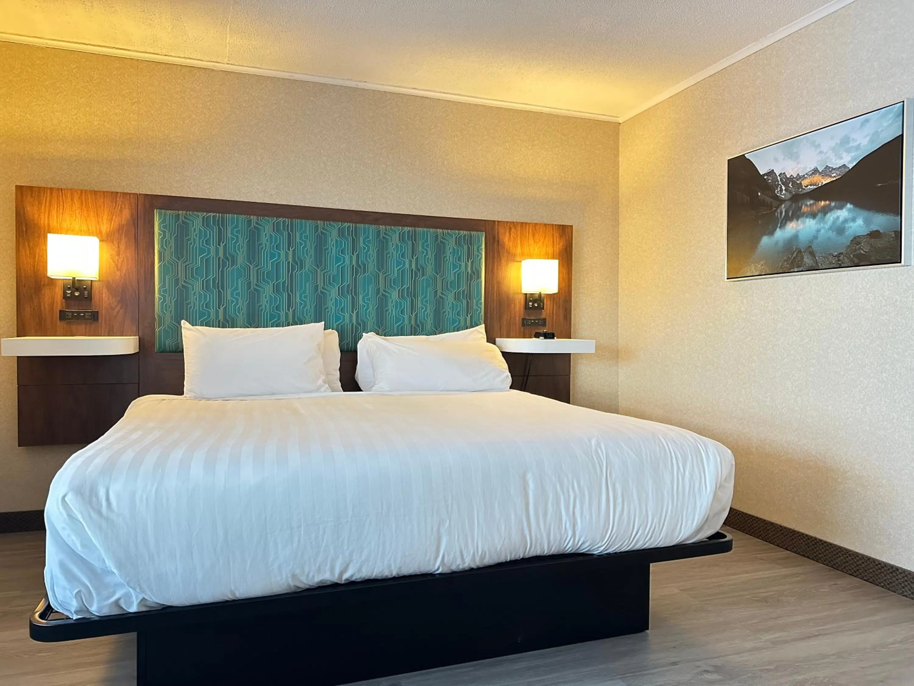 Bed in Travelodge by Wyndham Amherst