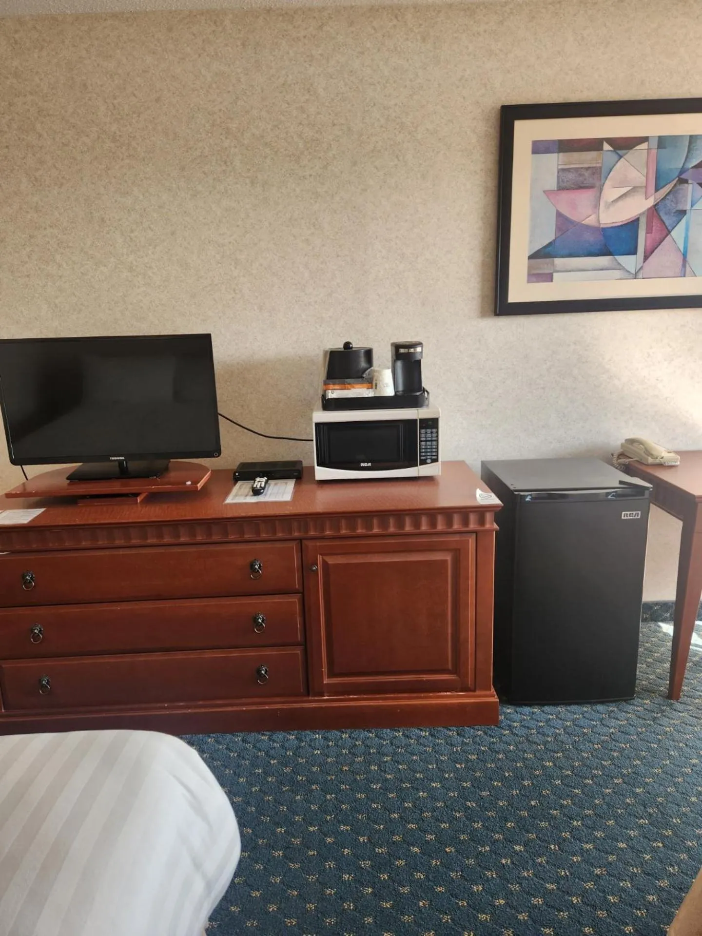 TV and multimedia in Travelodge by Wyndham Amherst