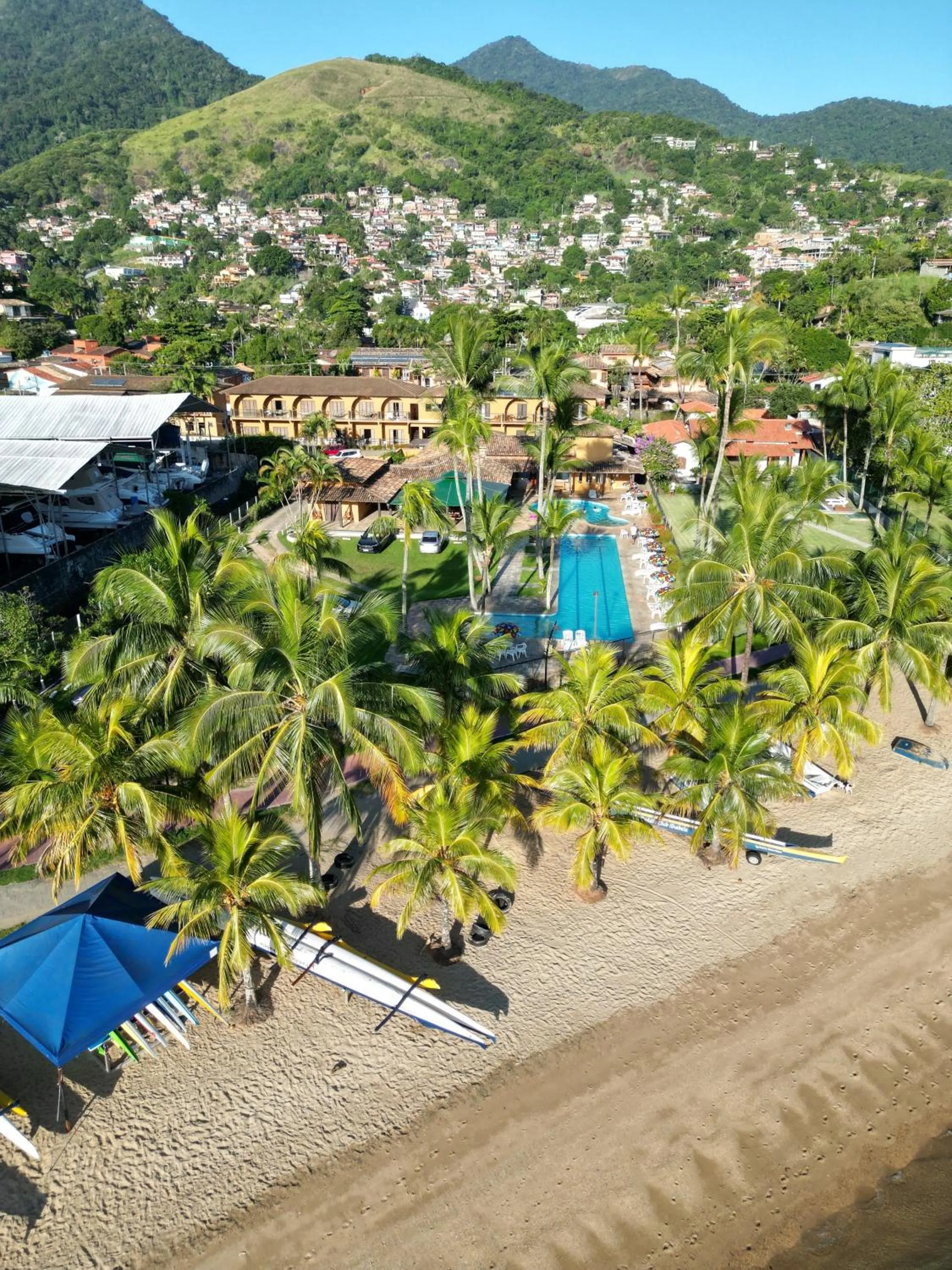 Swimming pool in Pousada Casa Amarela