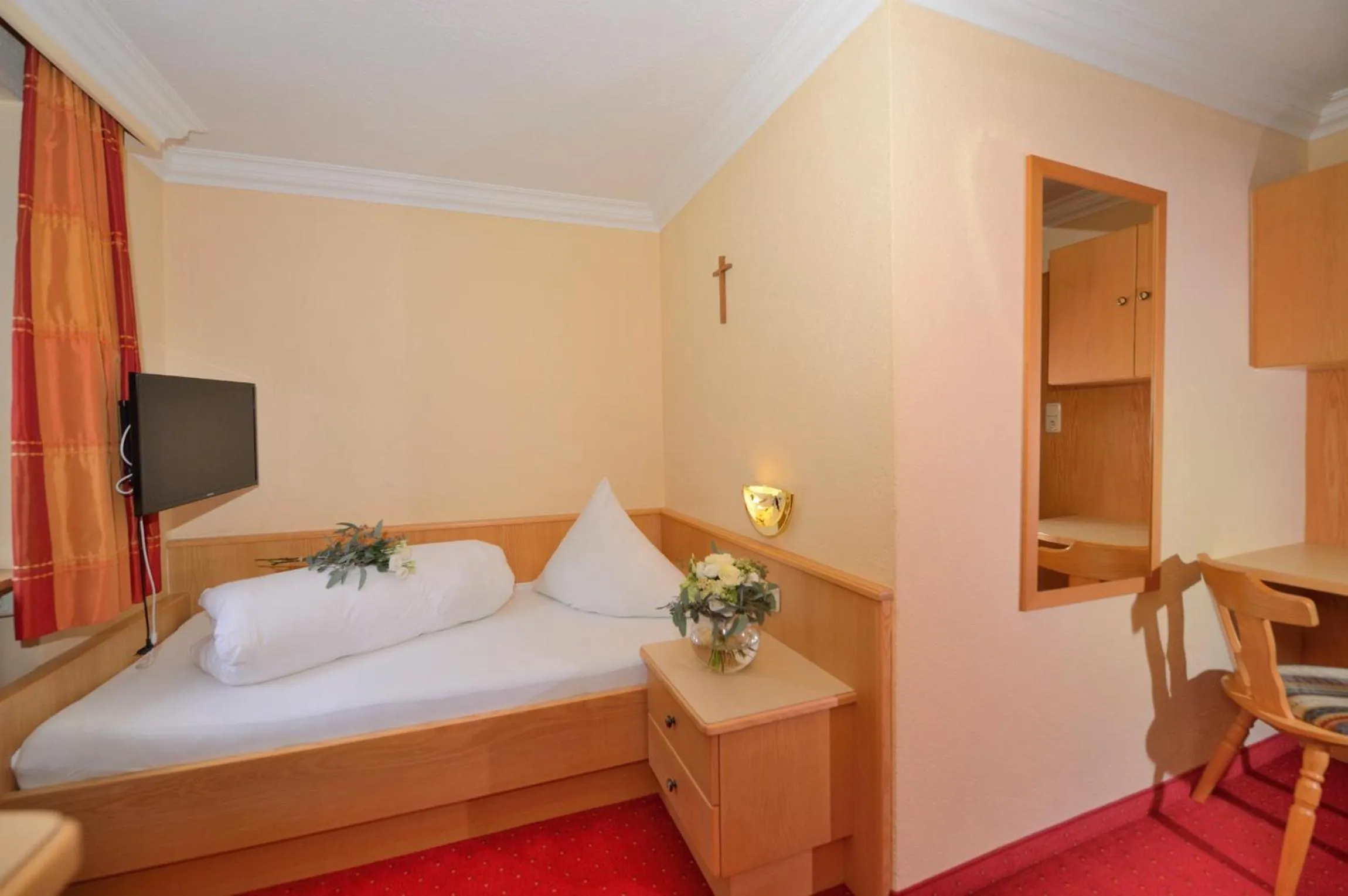 Bed in Hotel Garni Bergwelt