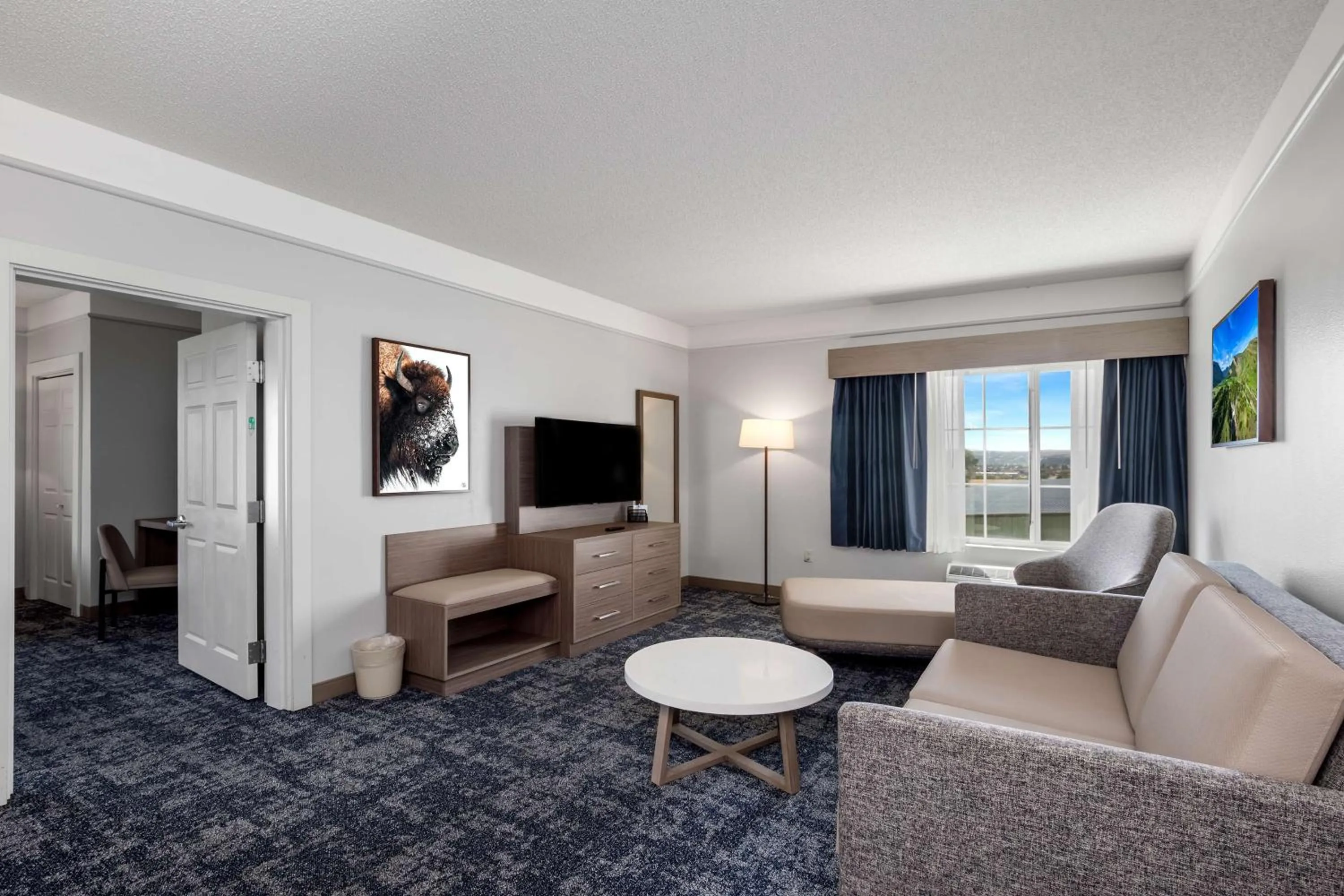 TV and multimedia, Bed in SureStay Plus Hotel by Best Western Billings