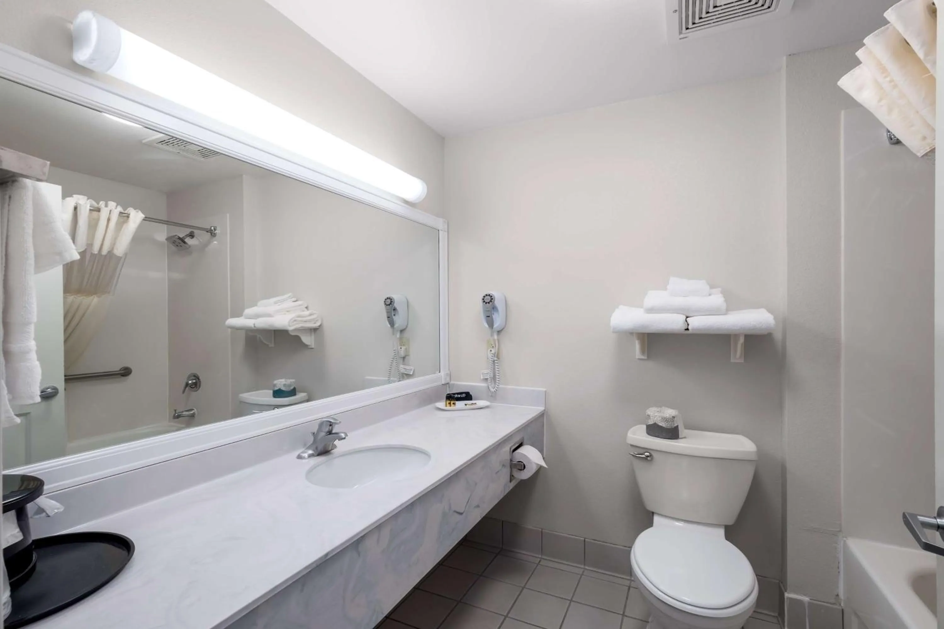 Shower in SureStay Plus Hotel by Best Western Billings
