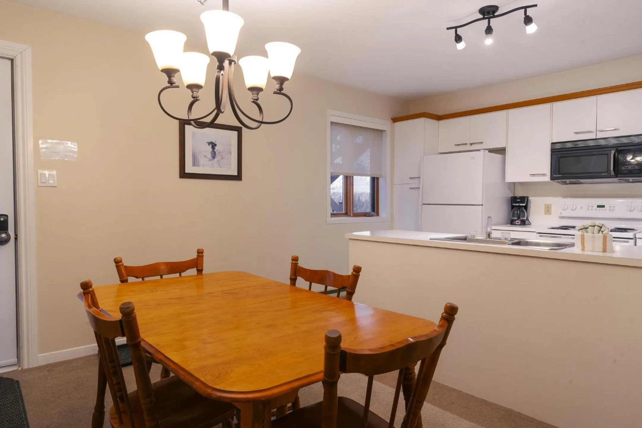 Dining area in Mont Blanc Hôtel & Condos