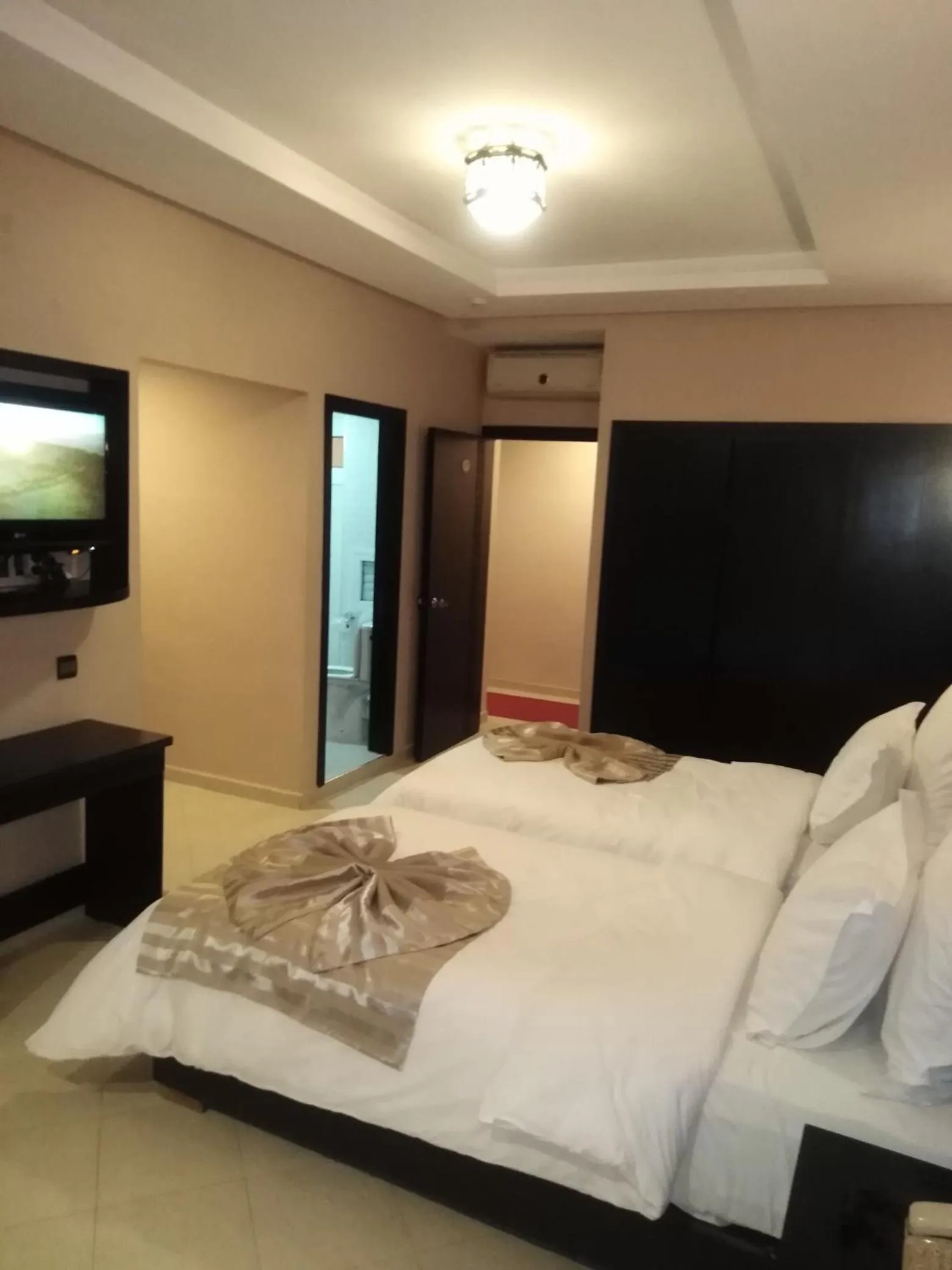 Bed in Suite Hotel Tilila