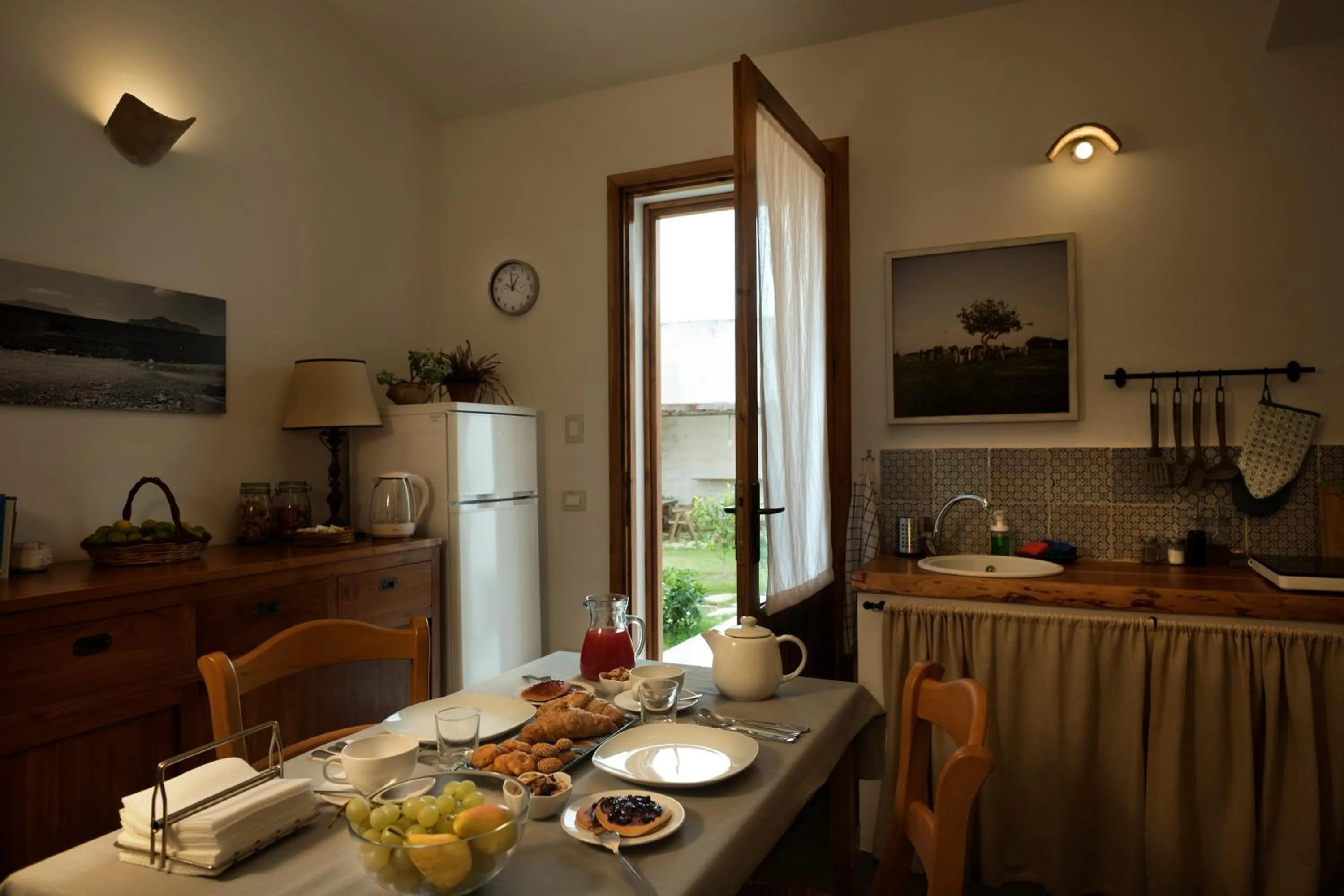 Communal lounge/ TV room in Stagnone Area Zero