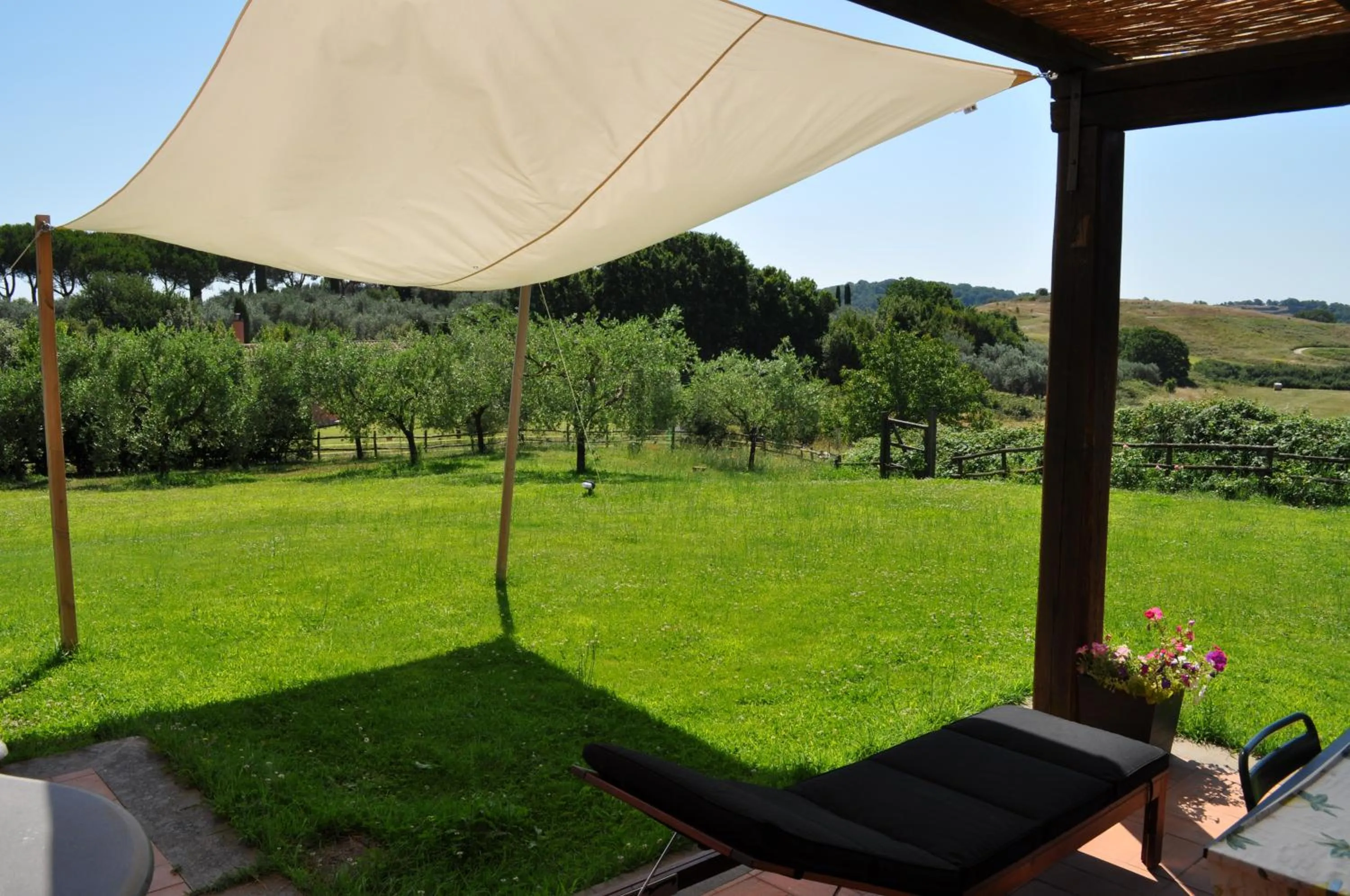 Garden view in Casale Vicino Al Golf Nazionale
