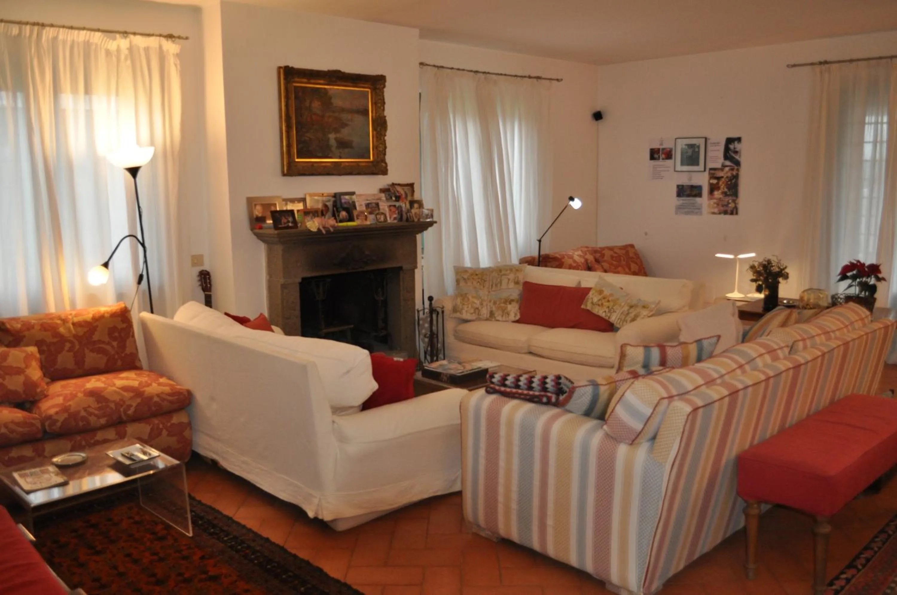 Communal lounge/ TV room in Casale Vicino Al Golf Nazionale