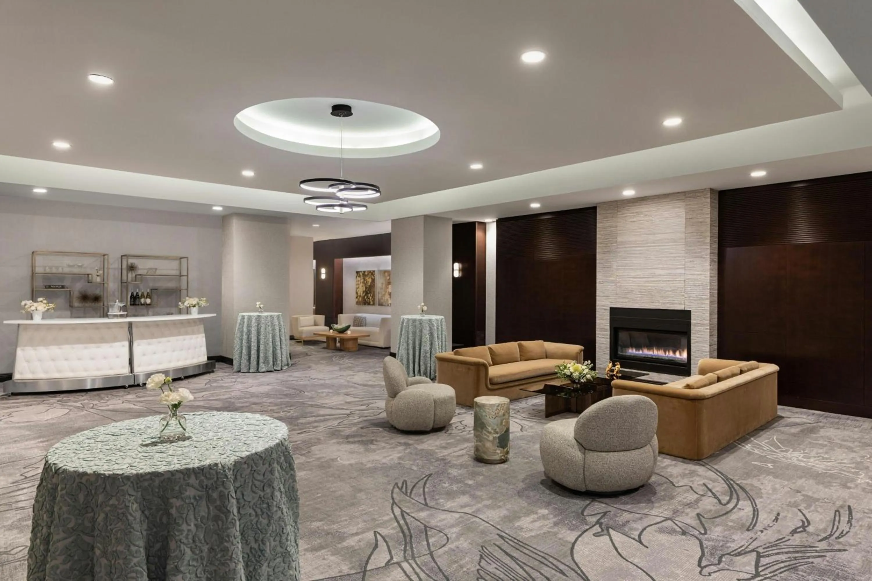 Lounge or bar in Hotel Ivy, a Luxury Collection Hotel, Minneapolis