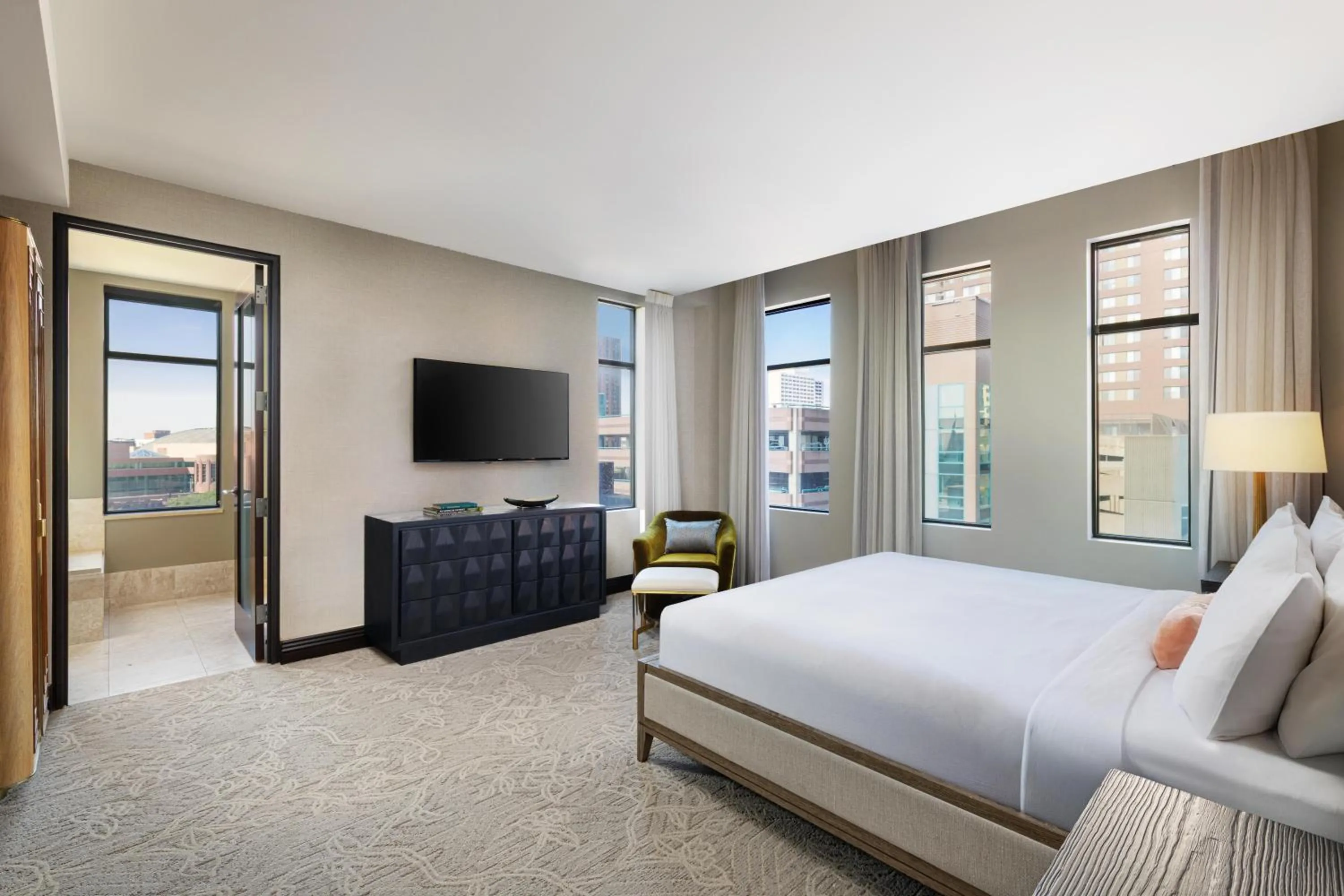 Bedroom, Bed in Hotel Ivy, a Luxury Collection Hotel, Minneapolis