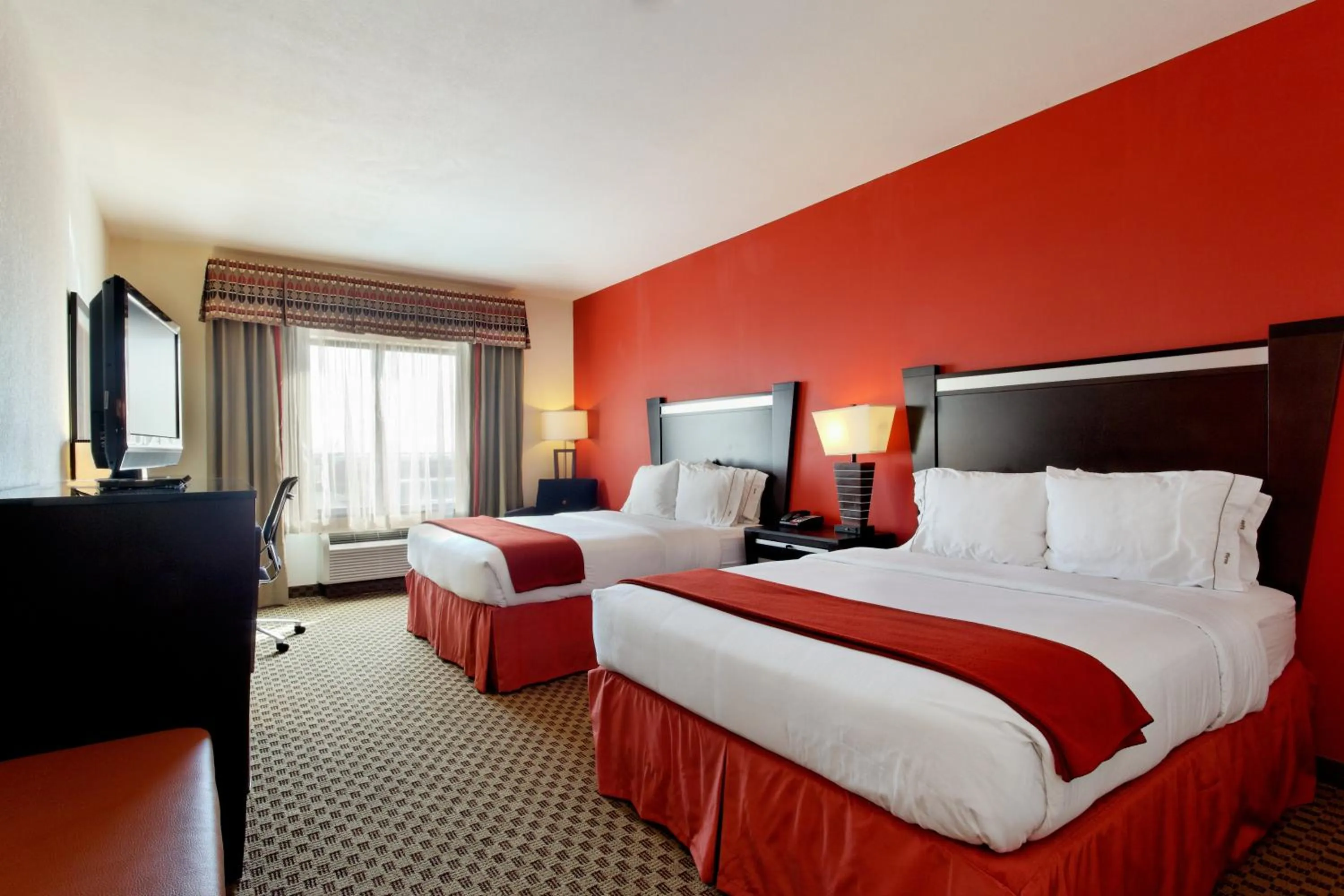 Photo of the whole room, Bed in Holiday Inn Express Hotel and Suites - Odessa by IHG