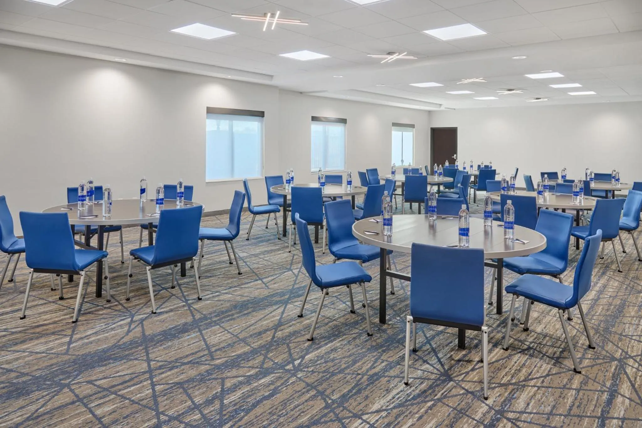 Meeting/conference room in Holiday Inn Express Hotel and Suites - Odessa by IHG