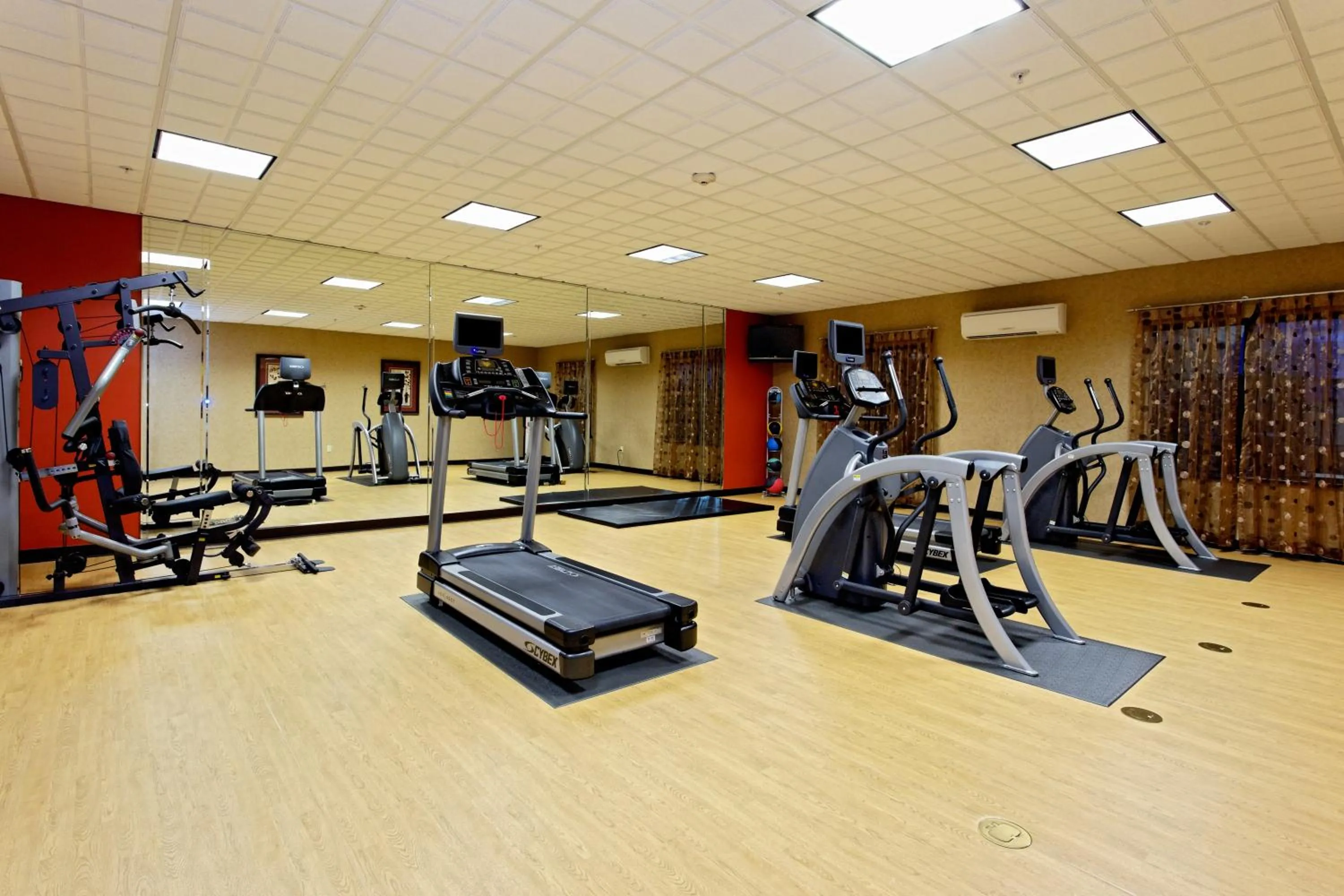 Fitness centre/facilities in Holiday Inn Express Hotel and Suites - Odessa by IHG